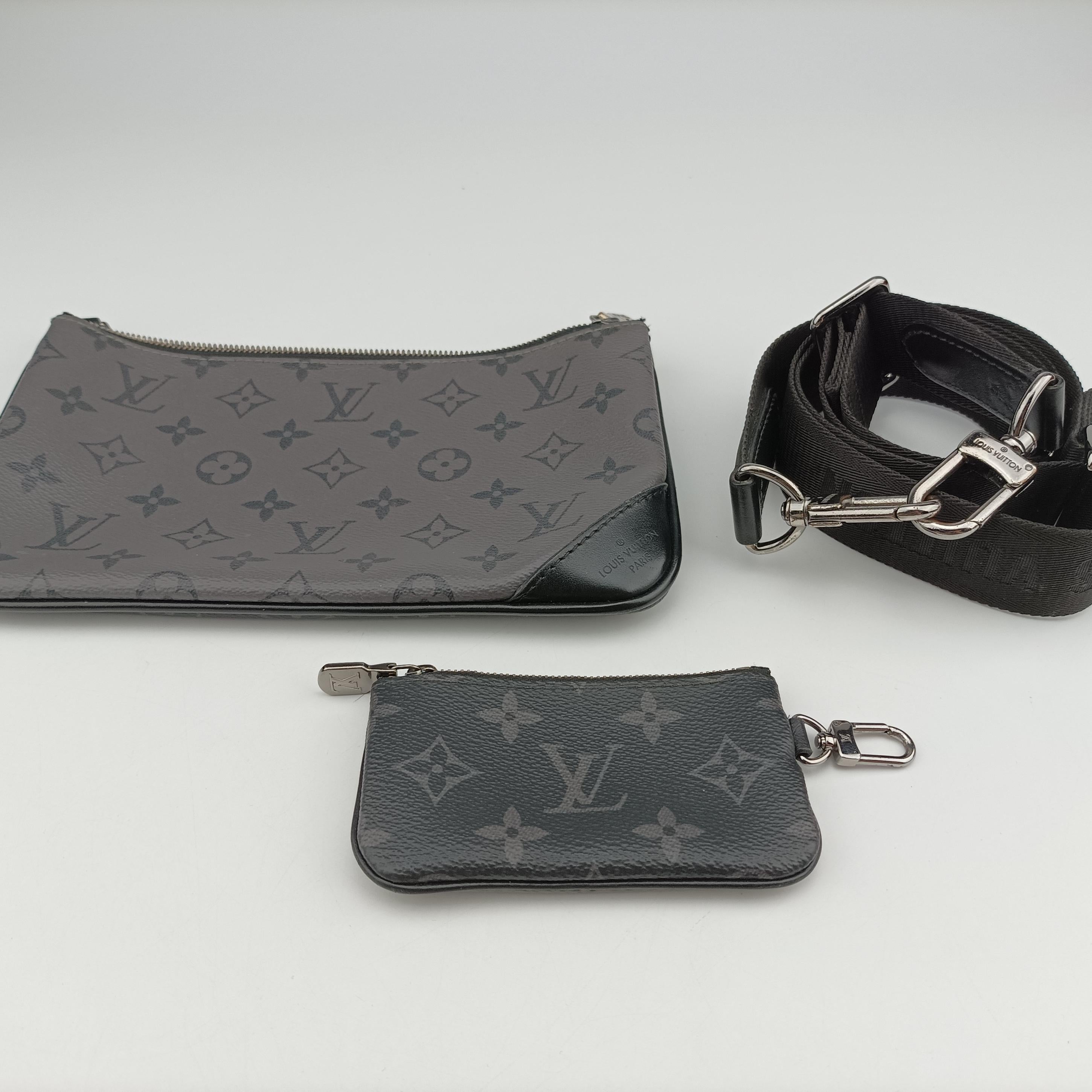 Pre-owned Louis Vuitton Trio Messenger black Monogram Eclipse Reverse M69443 shoulderbag | stylenewstar
