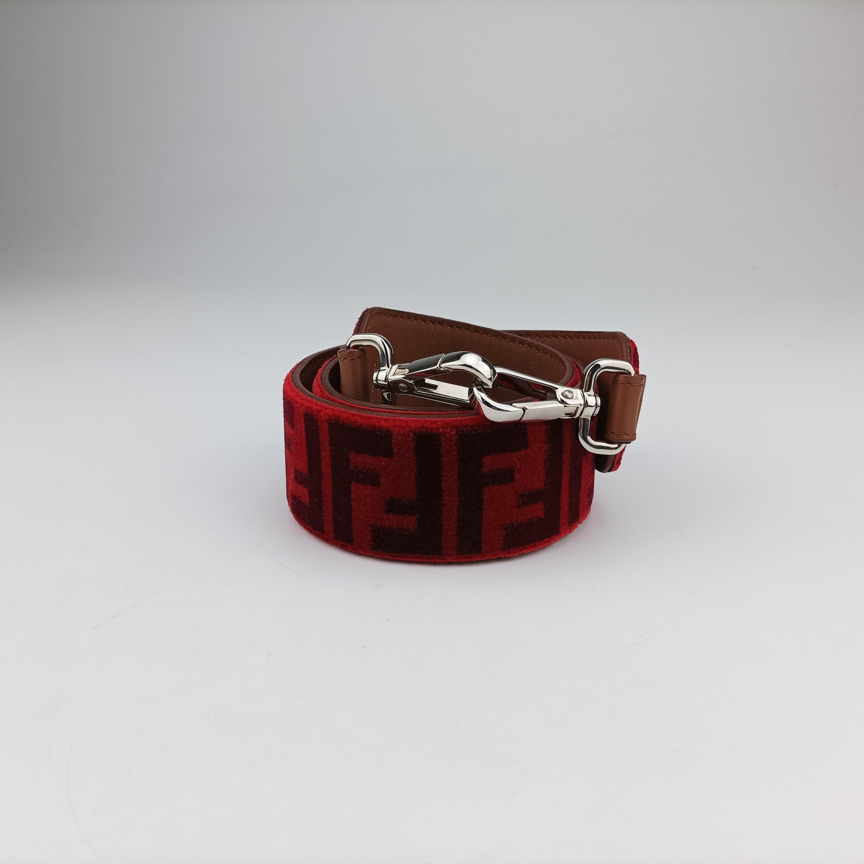 Vintage Fendi BAGUETTE Red Leather 8BR600 shoulderbag | stylenewstar