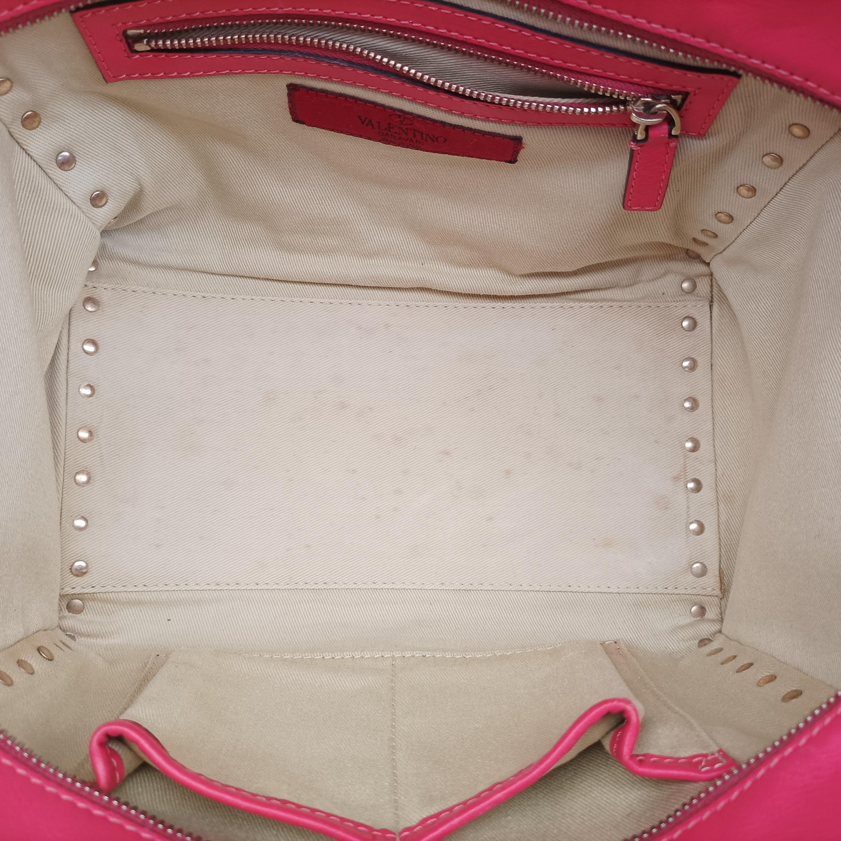 Pre-owned Valentino Rockstud Pink Leather  shoulderbag | stylenewstar