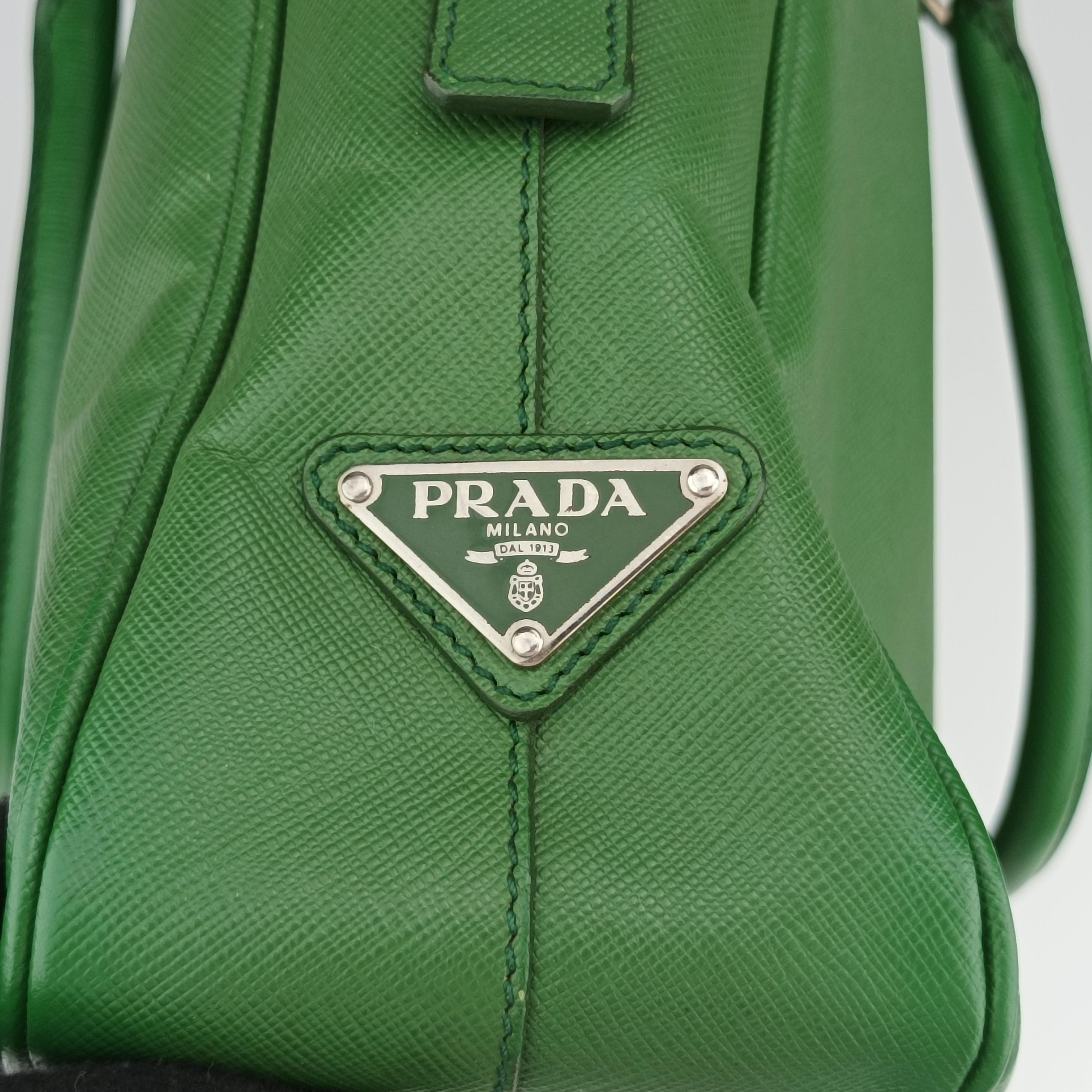 Pre-owned Prada Classic Laptop briefcase Green SAFFIANO Leather VS0305 shoulderbag | stylenewstar