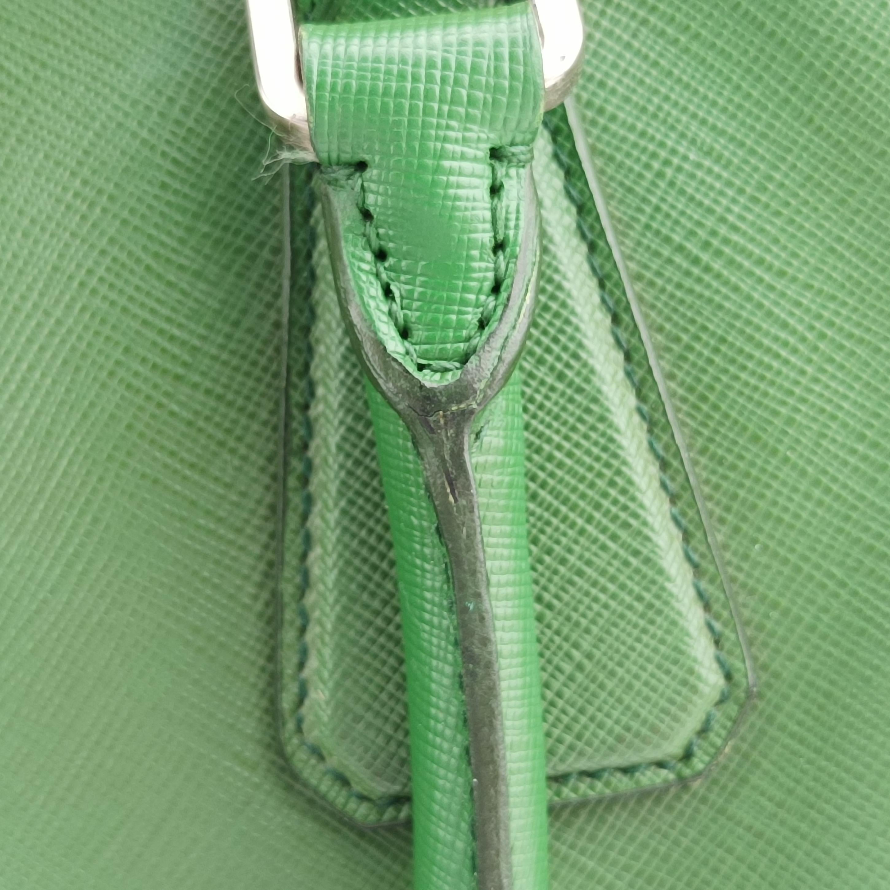 Pre-owned Prada Classic Laptop briefcase Green SAFFIANO Leather VS0305 shoulderbag | stylenewstar