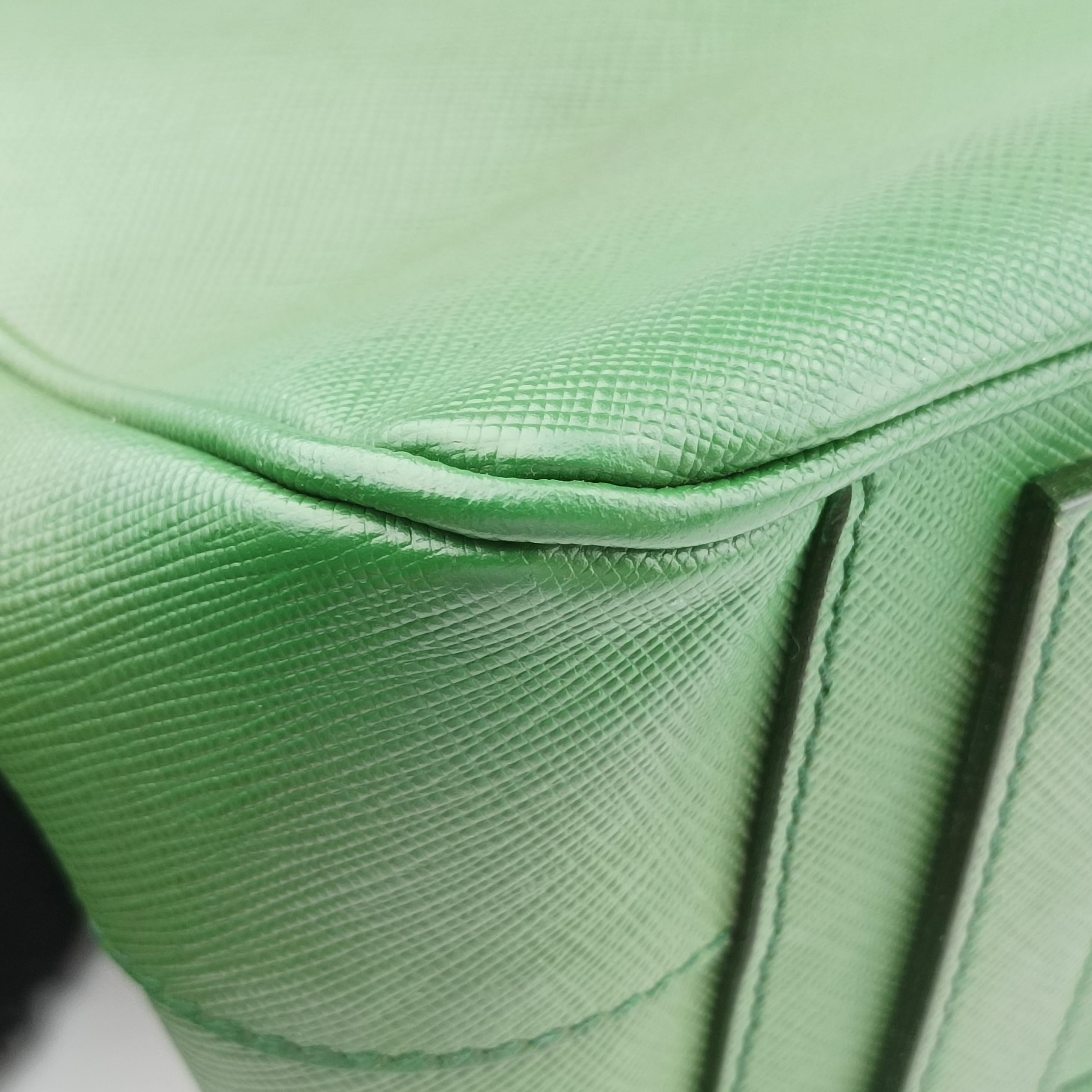 Pre-owned Prada Classic Laptop briefcase Green SAFFIANO Leather VS0305 shoulderbag | stylenewstar