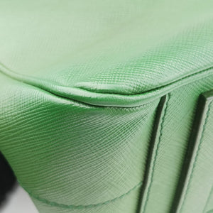 Pre-owned Prada Classic Laptop briefcase Green SAFFIANO Leather VS0305 shoulderbag | stylenewstar
