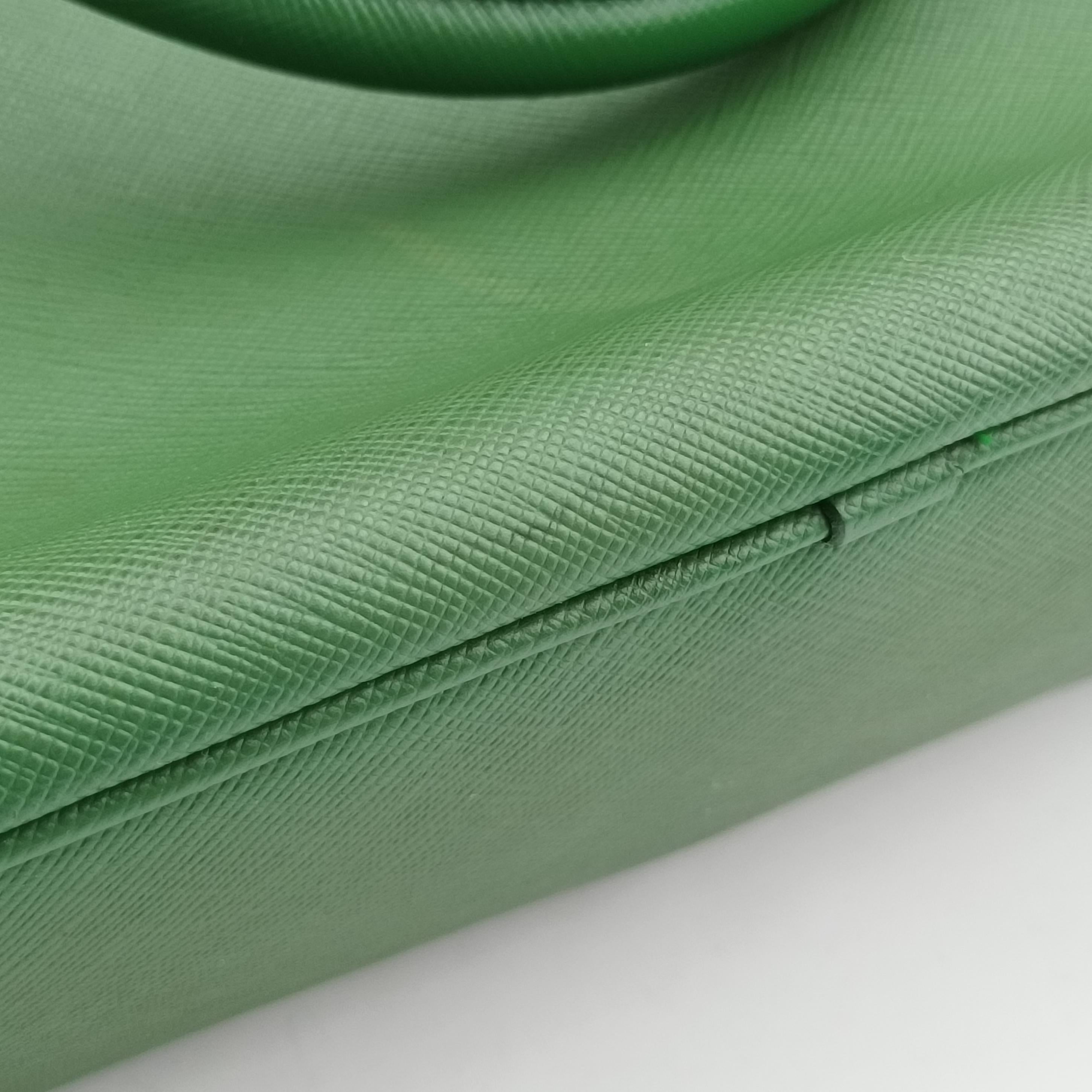 Pre-owned Prada Classic Laptop briefcase Green SAFFIANO Leather VS0305 shoulderbag | stylenewstar