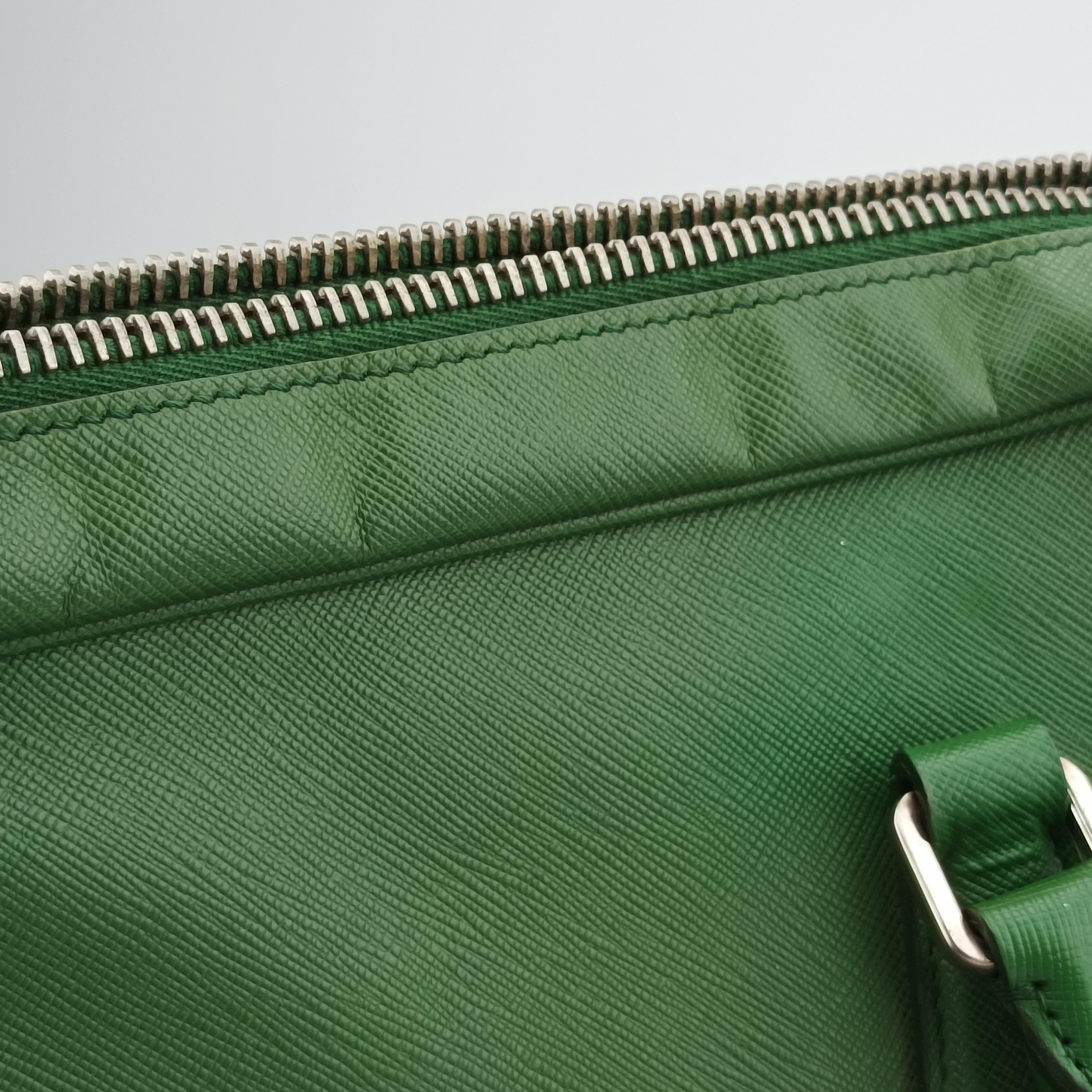 Pre-owned Prada Classic Laptop briefcase Green SAFFIANO Leather VS0305 shoulderbag | stylenewstar