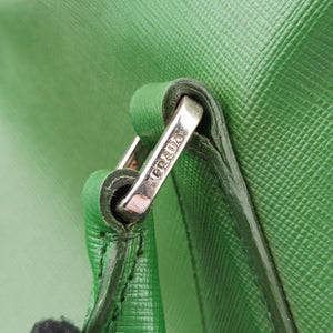 Pre-owned Prada Classic Laptop briefcase Green SAFFIANO Leather VS0305 shoulderbag | stylenewstar