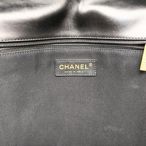 Secondhand Chanel BOY CHANEL Black Leather A66711 shoulderbag | stylenewstar