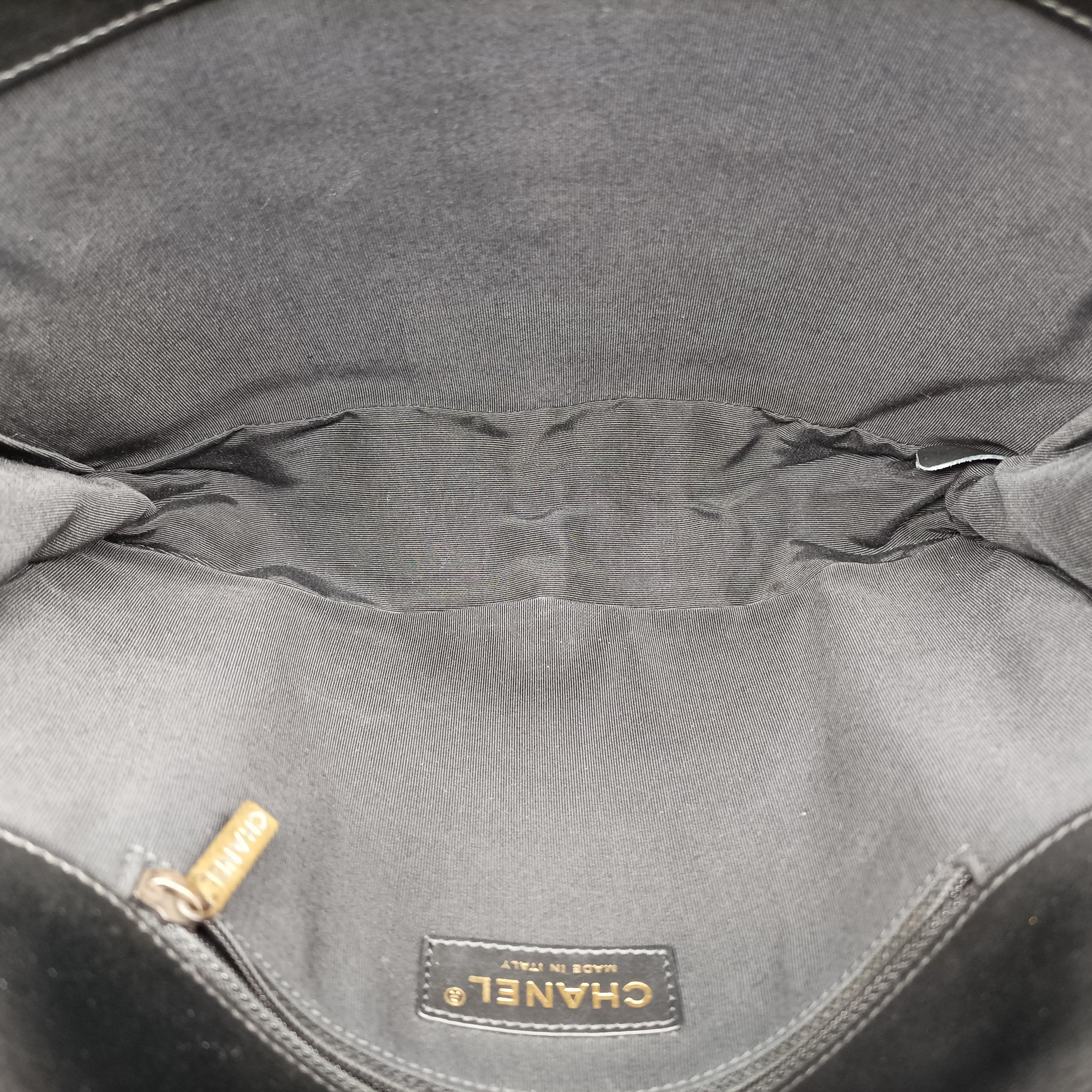 Secondhand Chanel BOY CHANEL Black Leather A66711 shoulderbag | stylenewstar