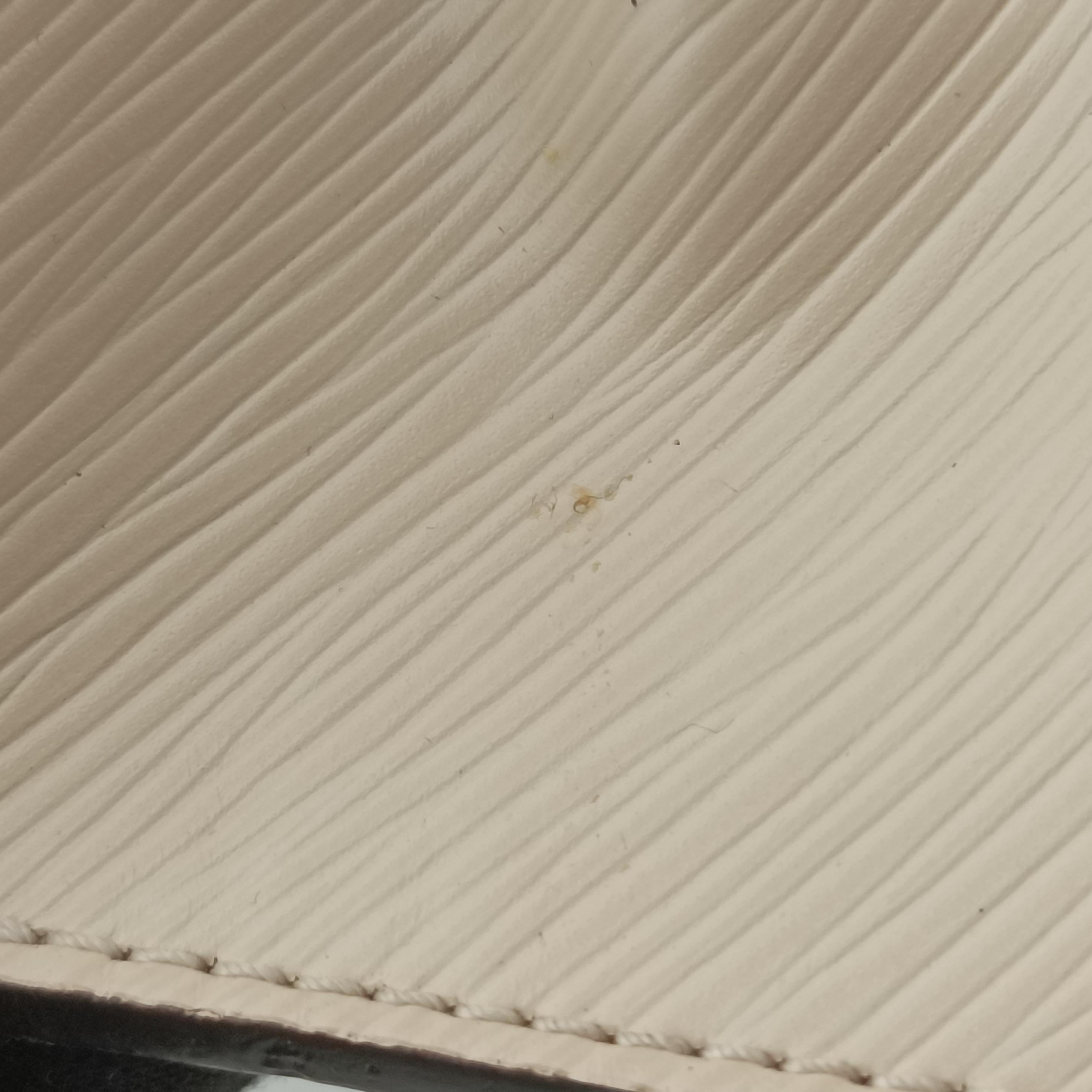 Pre-owned Louis Vuitton Spring Street PM pink Vernis M90468 shoulderbag | stylenewstar