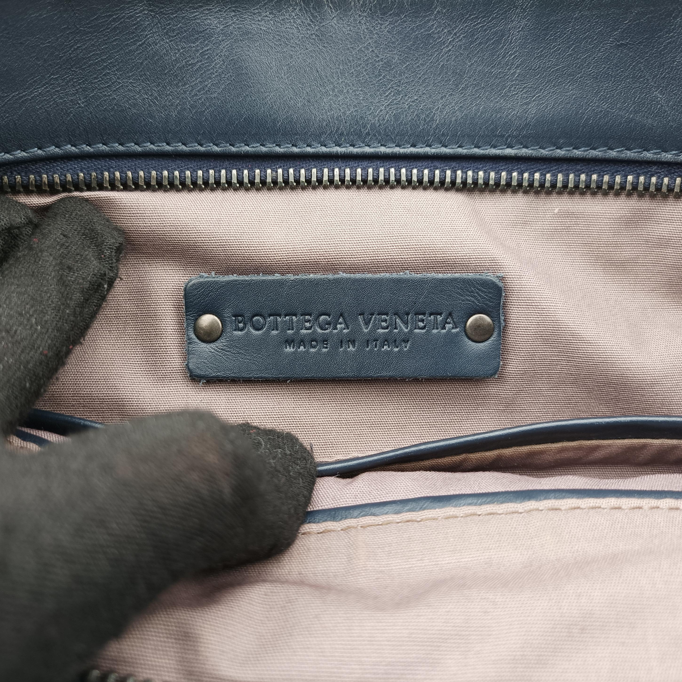 Pre-owned Bottega Veneta Intrecciato Black lambskin  shoulderbag | stylenewstar