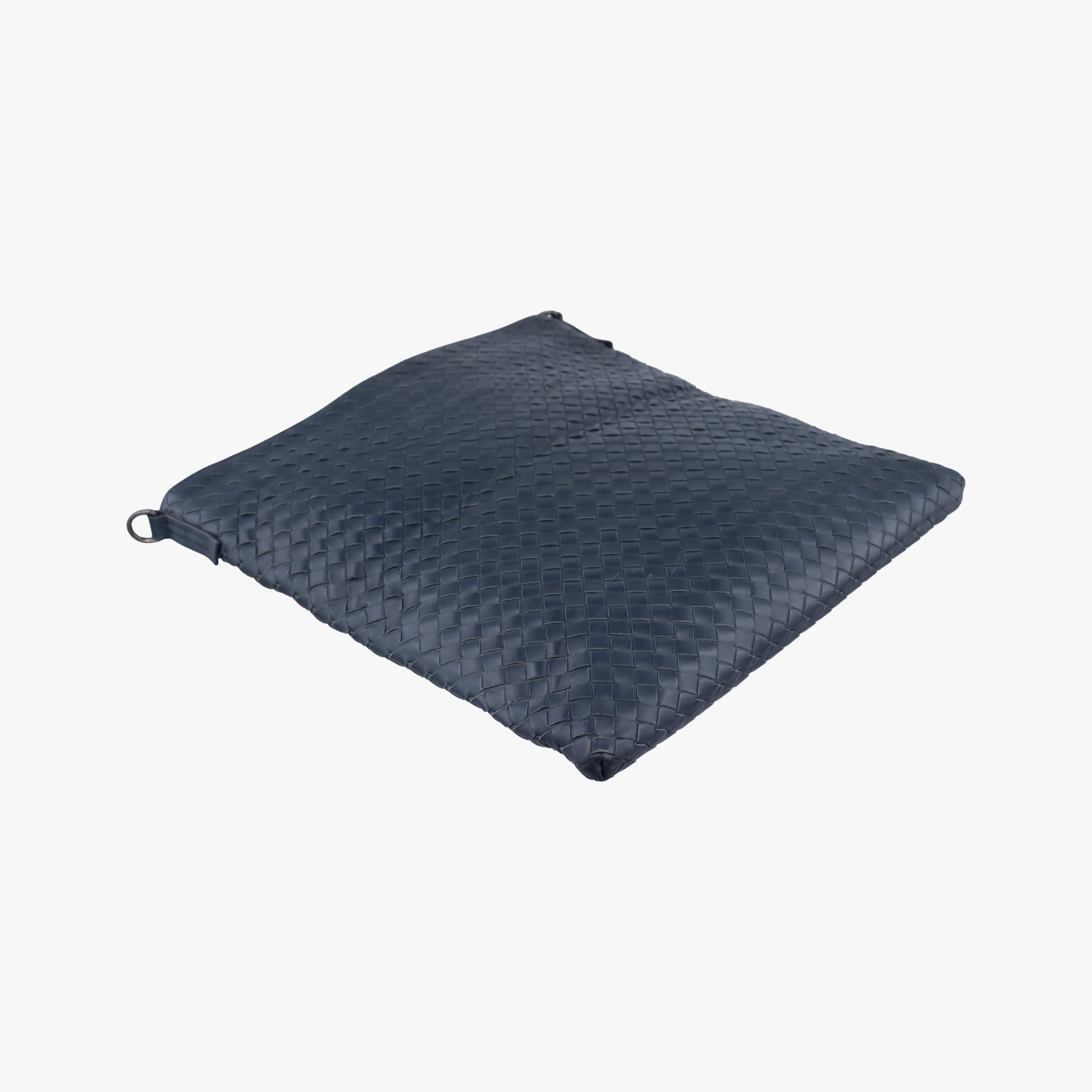 Pre-owned Bottega Veneta Intrecciato Black lambskin  shoulderbag | stylenewstar