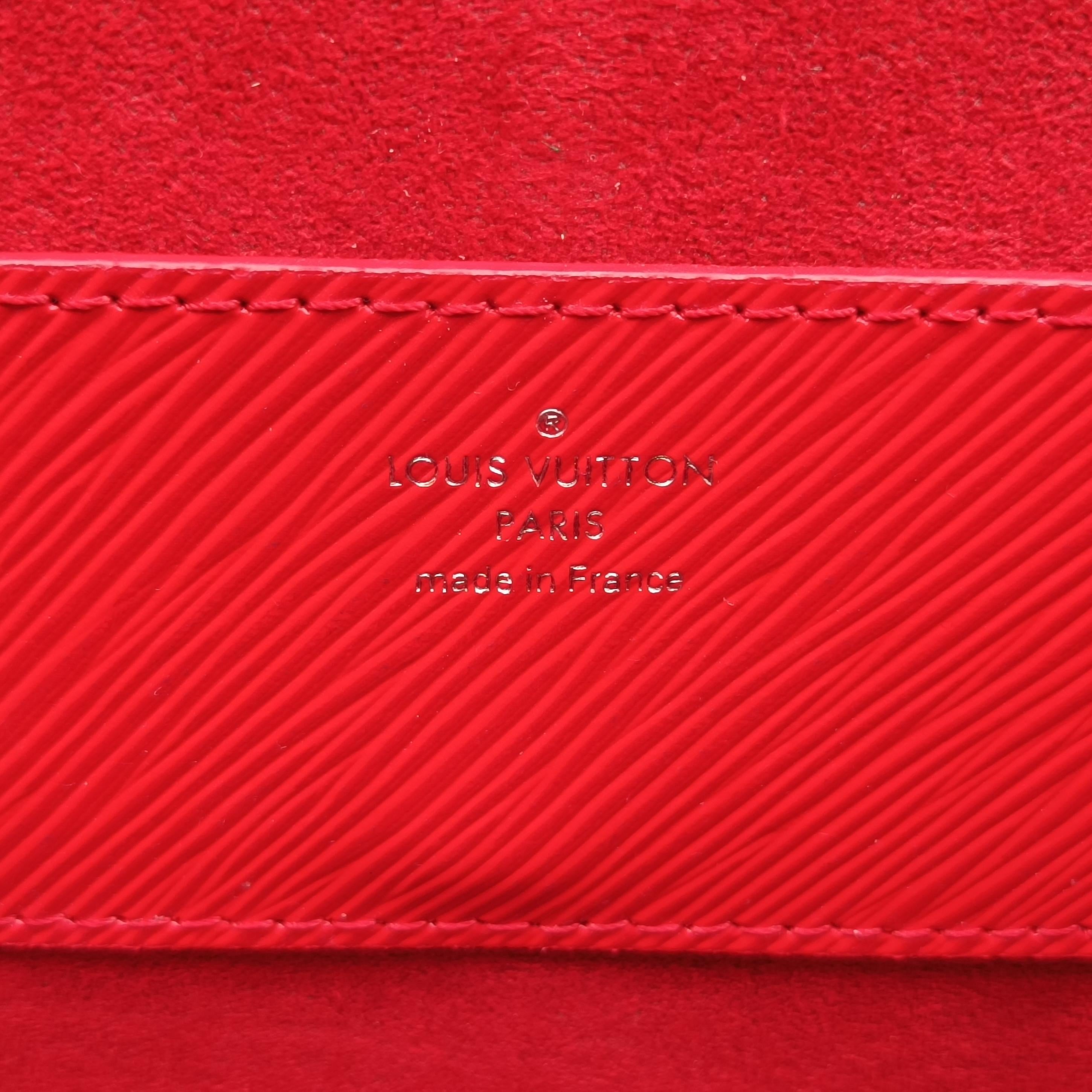 Pre-owned Louis Vuitton Twist MM red epi M54269 shoulderbag | stylenewstar