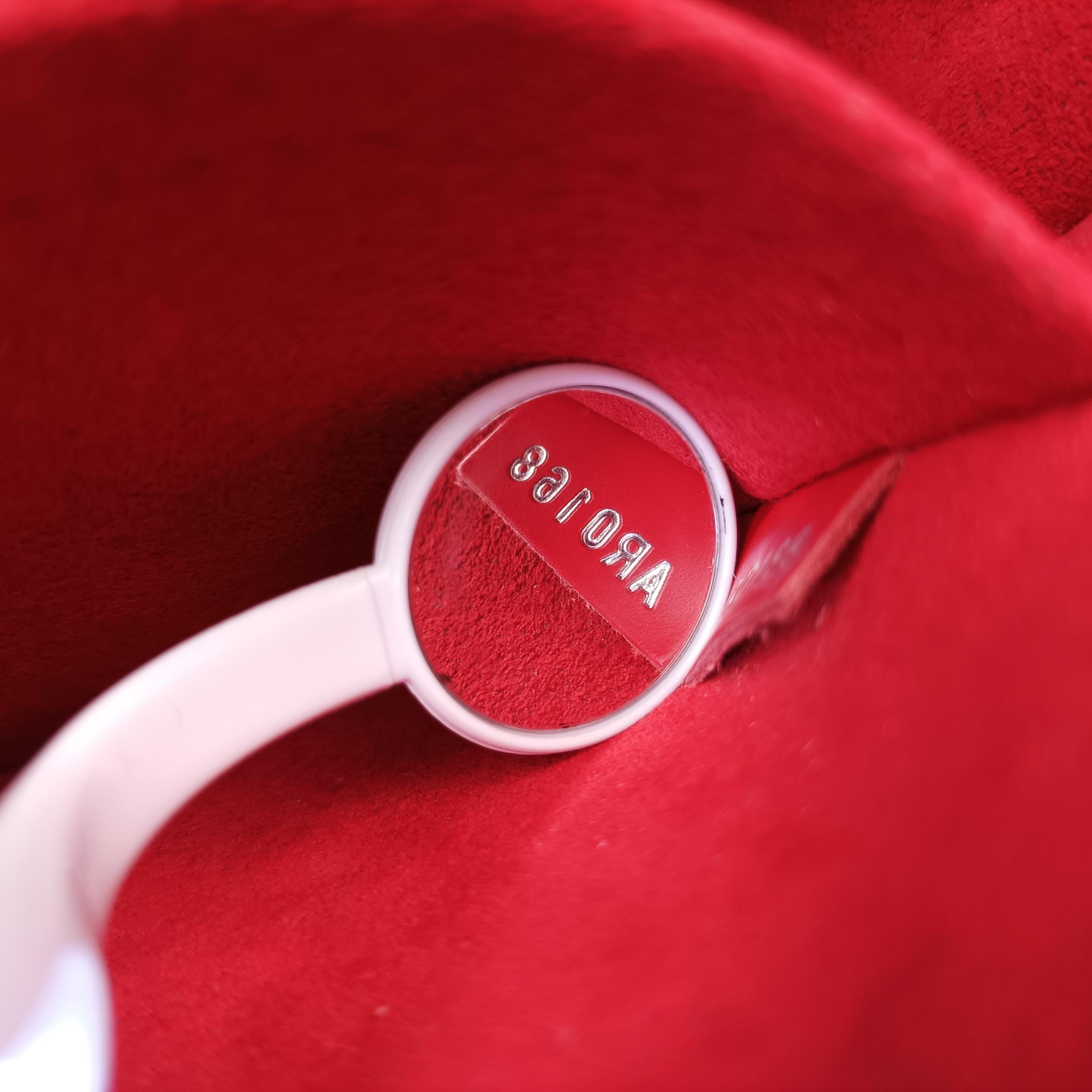 Pre-owned Louis Vuitton Twist MM red epi M54269 shoulderbag | stylenewstar