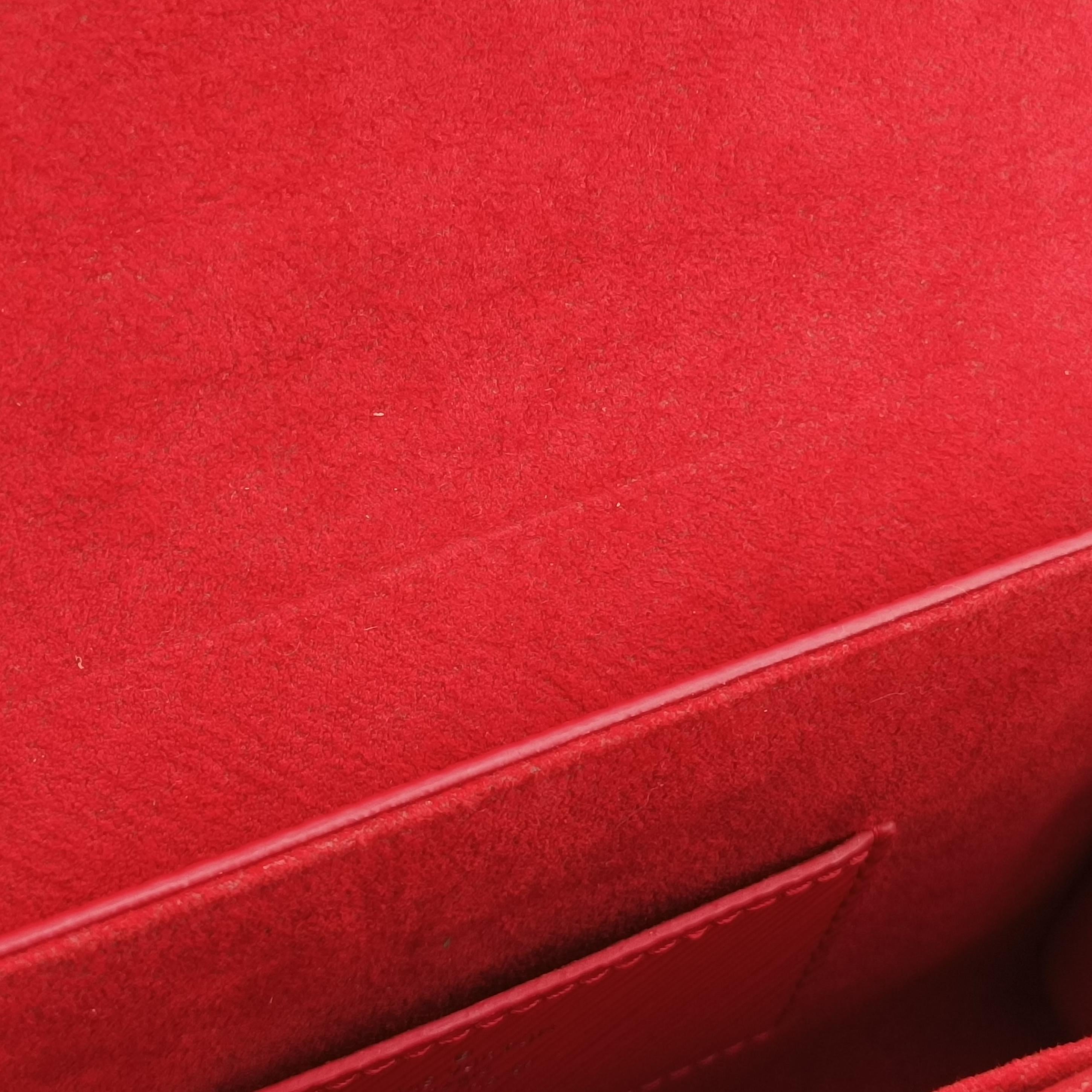 Pre-owned Louis Vuitton Twist MM red epi M54269 shoulderbag | stylenewstar