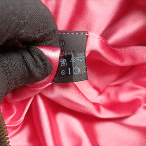 Pre-owned Gucci GG Marmont Black velour 476434 bum bag/waist bag | stylenewstar