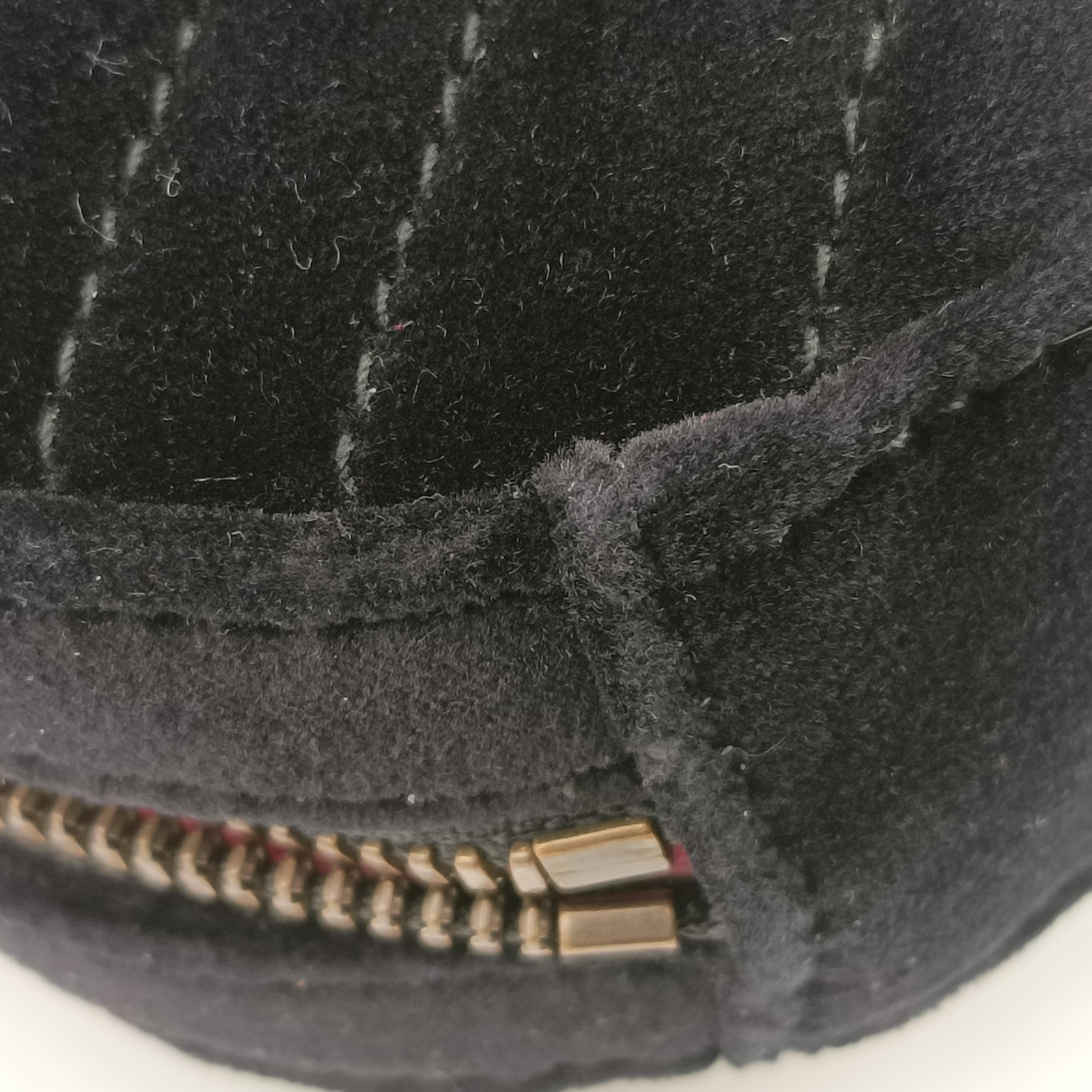 Pre-owned Gucci GG Marmont Black velour 476434 bum bag/waist bag | stylenewstar