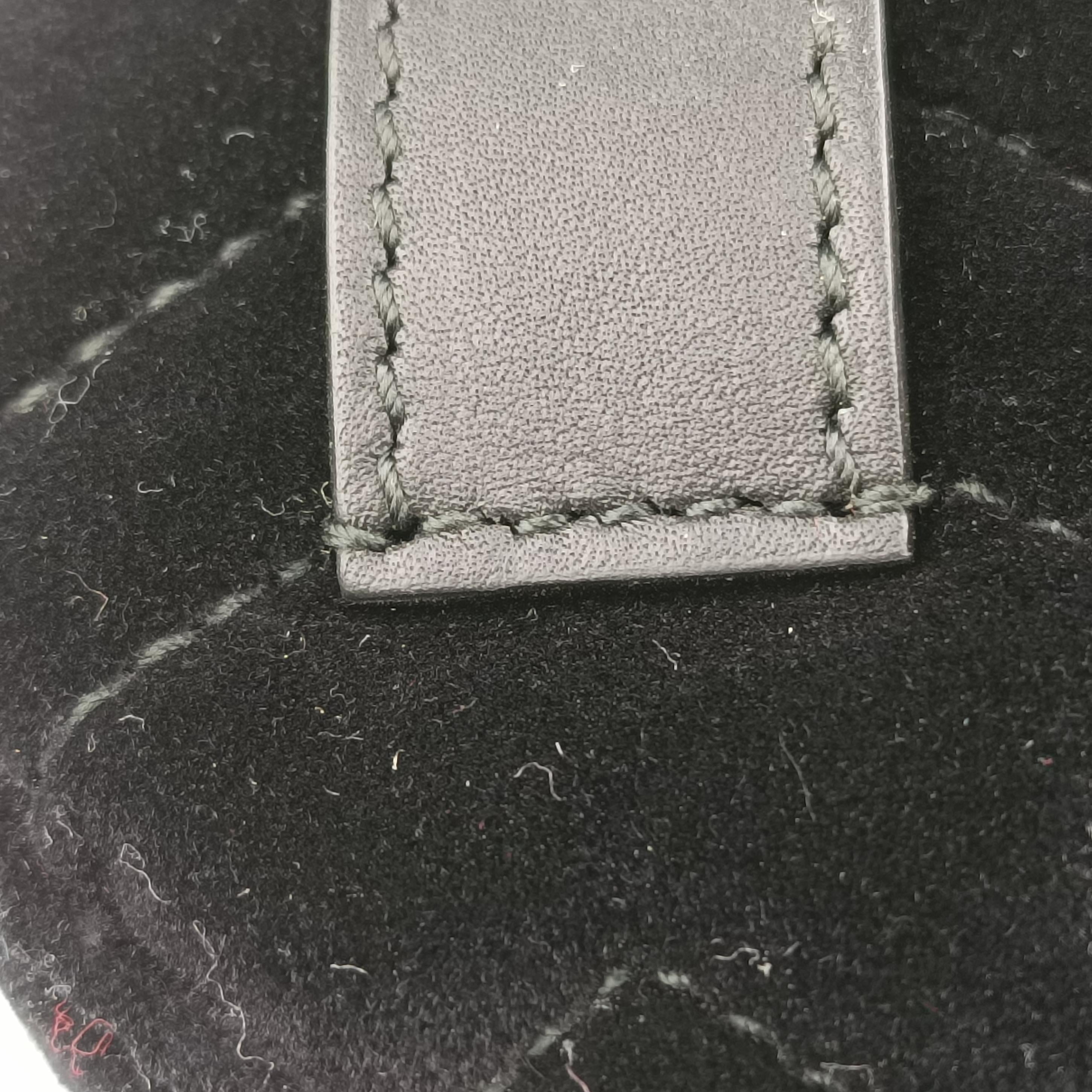 Pre-owned Gucci GG Marmont Black velour 476434 bum bag/waist bag | stylenewstar