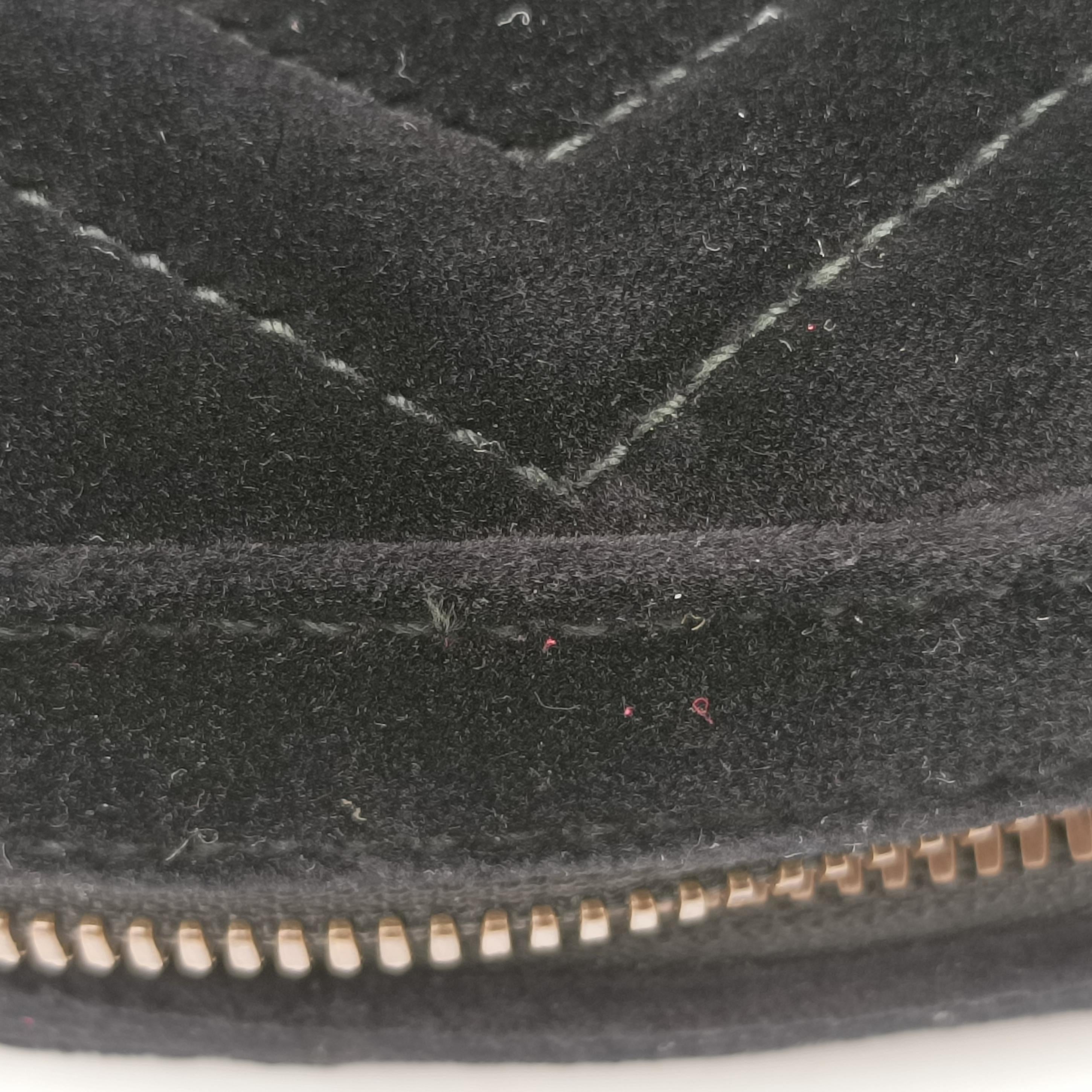 Pre-owned Gucci GG Marmont Black velour 476434 bum bag/waist bag | stylenewstar