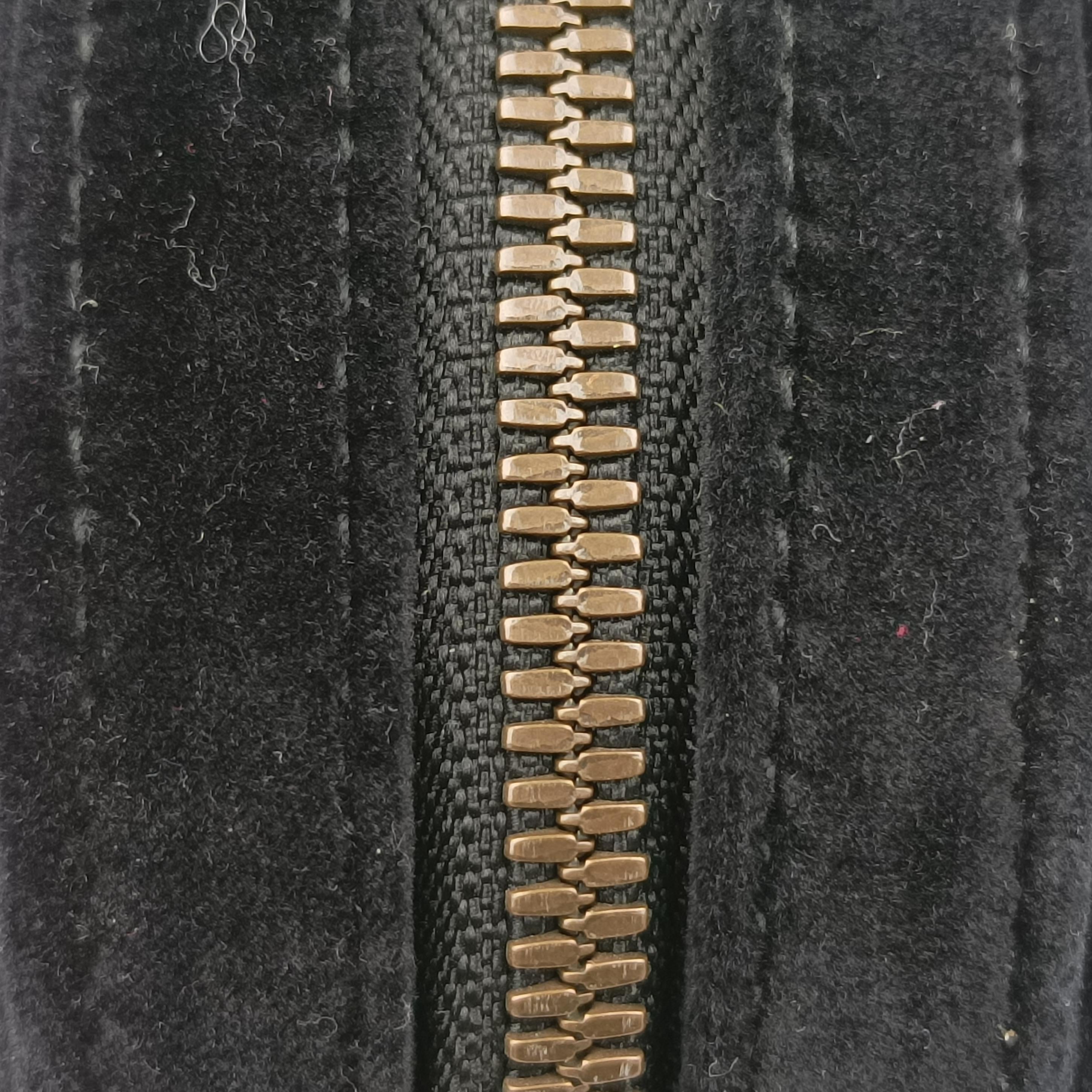 Pre-owned Gucci GG Marmont Black velour 476434 bum bag/waist bag | stylenewstar