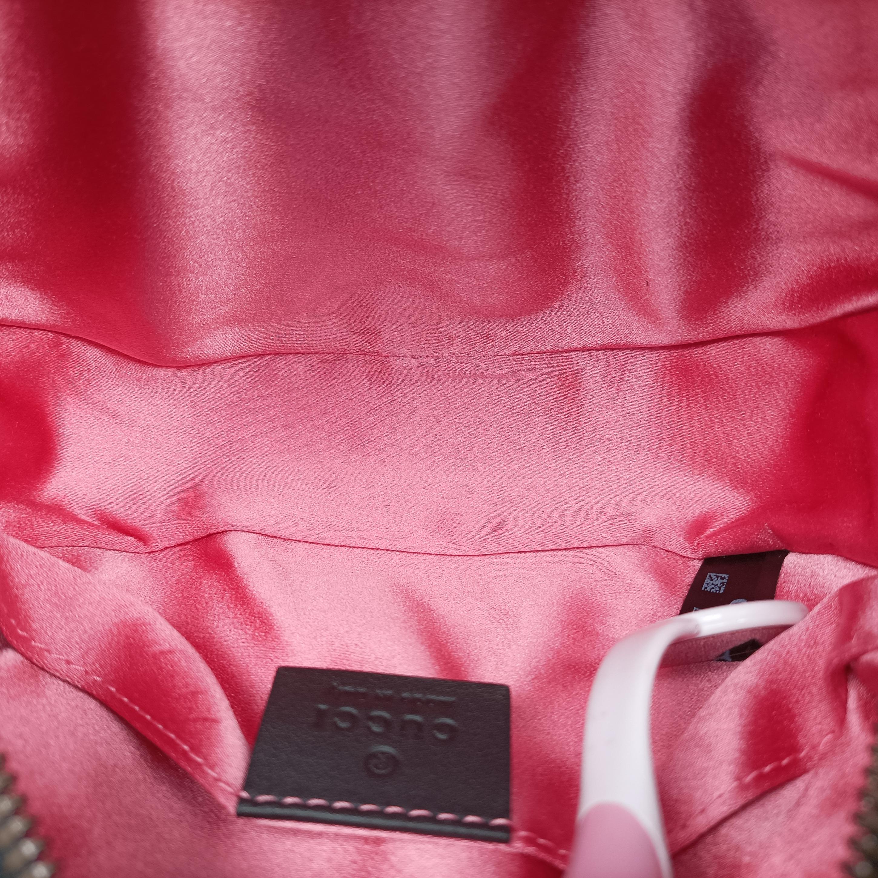 Pre-owned Gucci GG Marmont Black velour 476434 bum bag/waist bag | stylenewstar