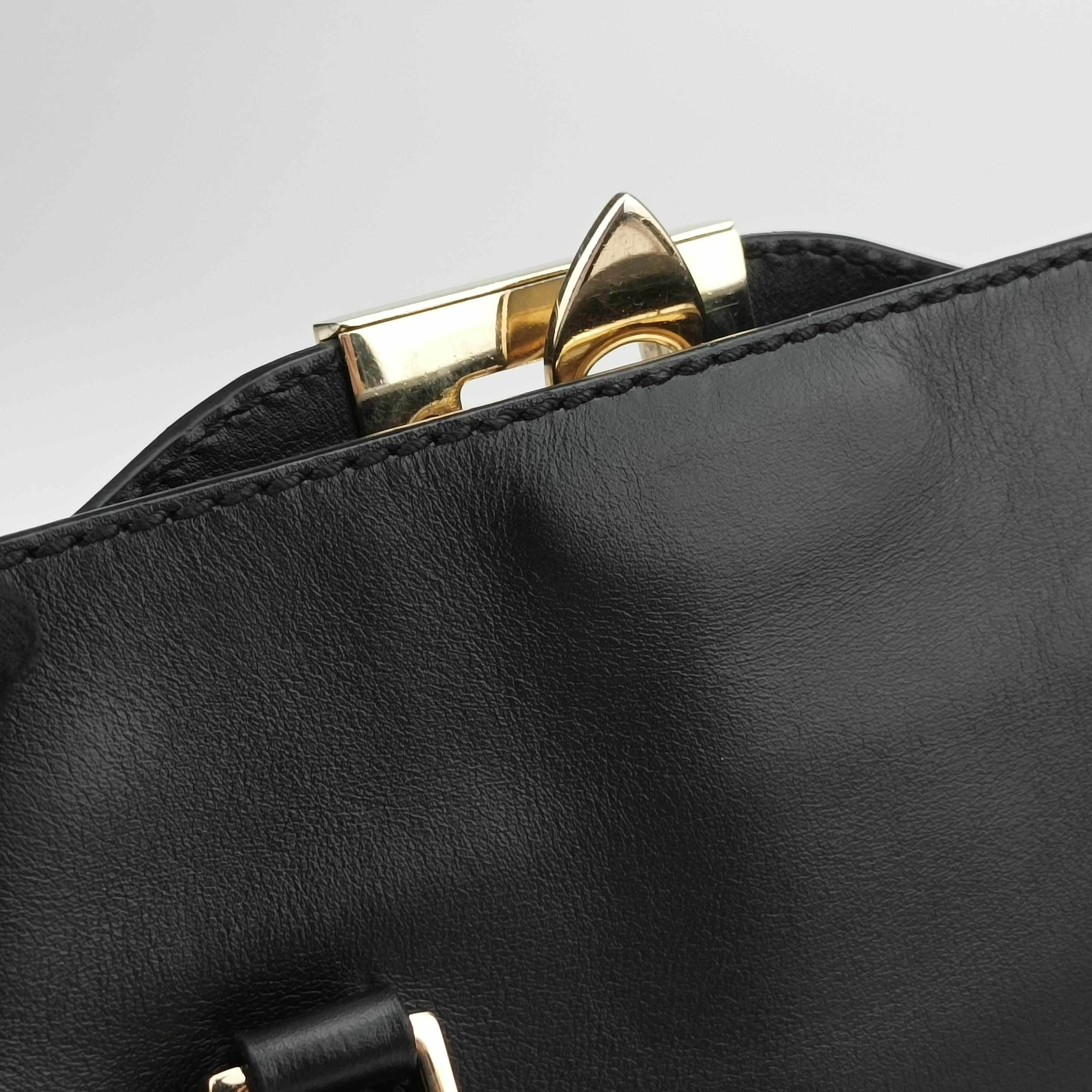 Vintage Valentino Rockstud Black Leather  shoulderbag | stylenewstar