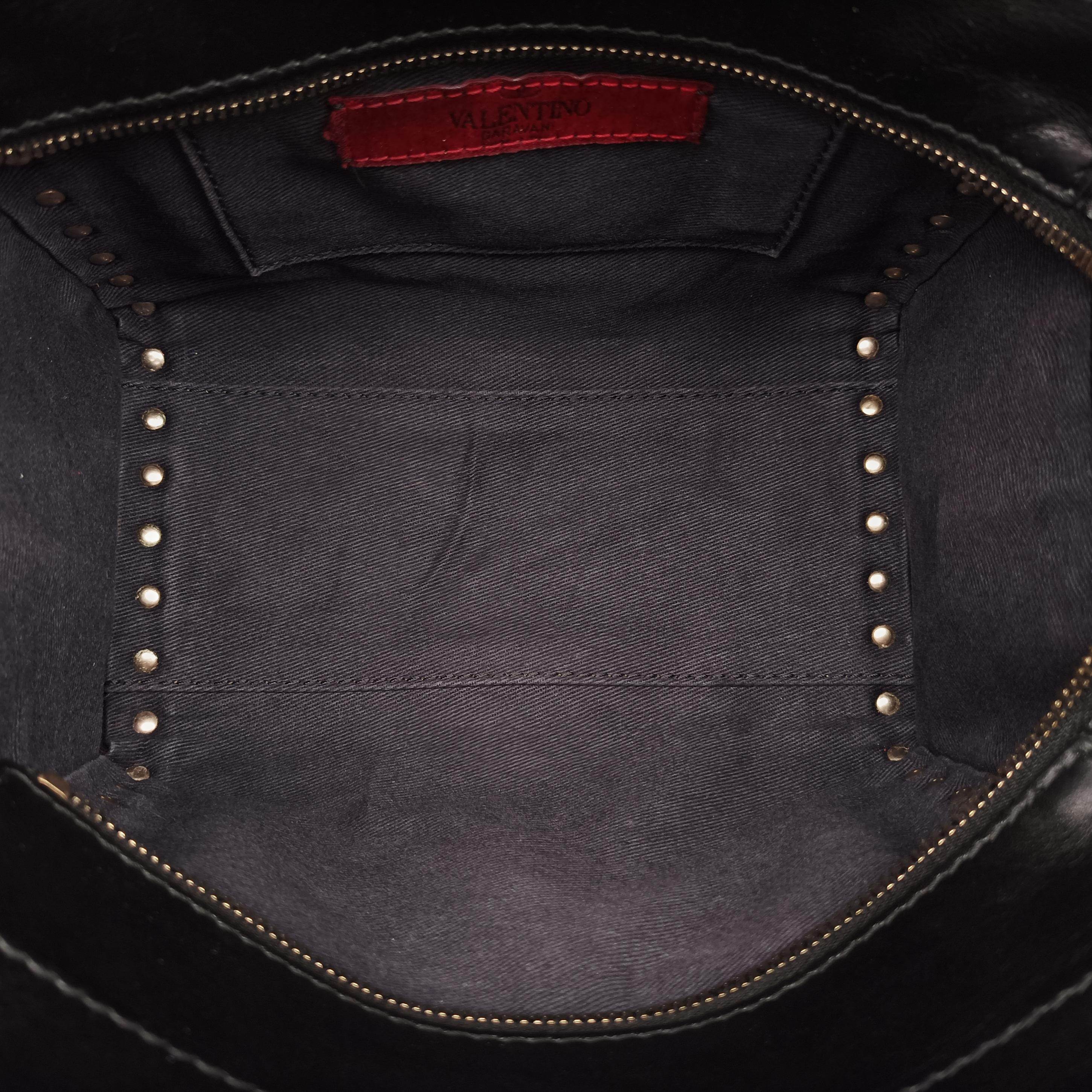 Vintage Valentino Rockstud Black Leather  shoulderbag | stylenewstar