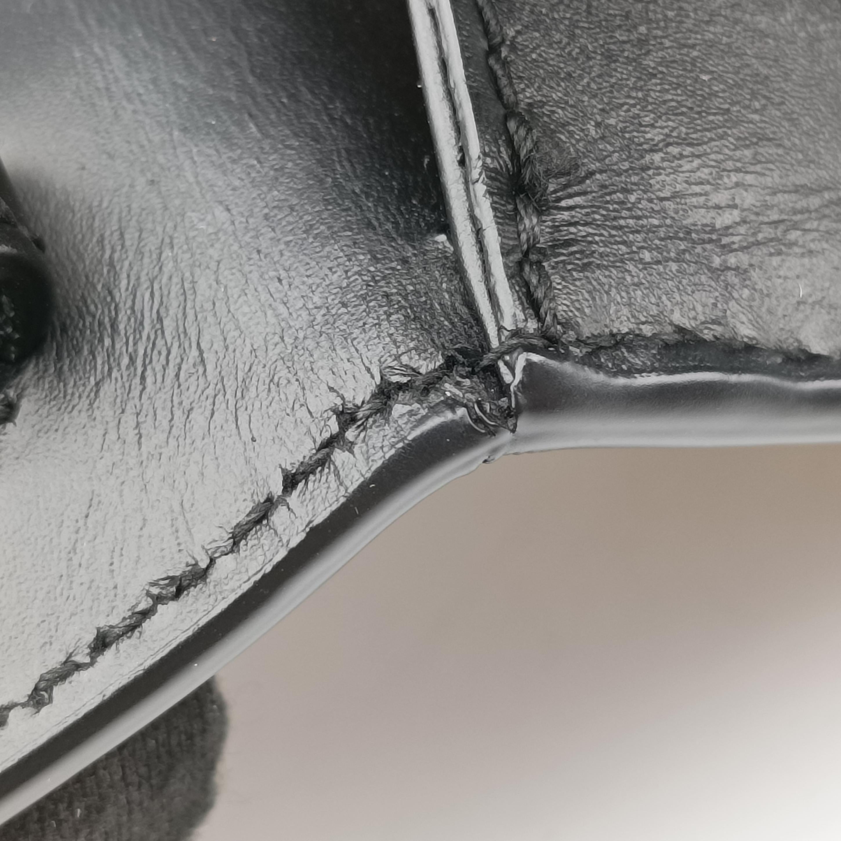 Pre-owned Gucci Sylvie Black Leather 470270 shoulderbag | stylenewstar