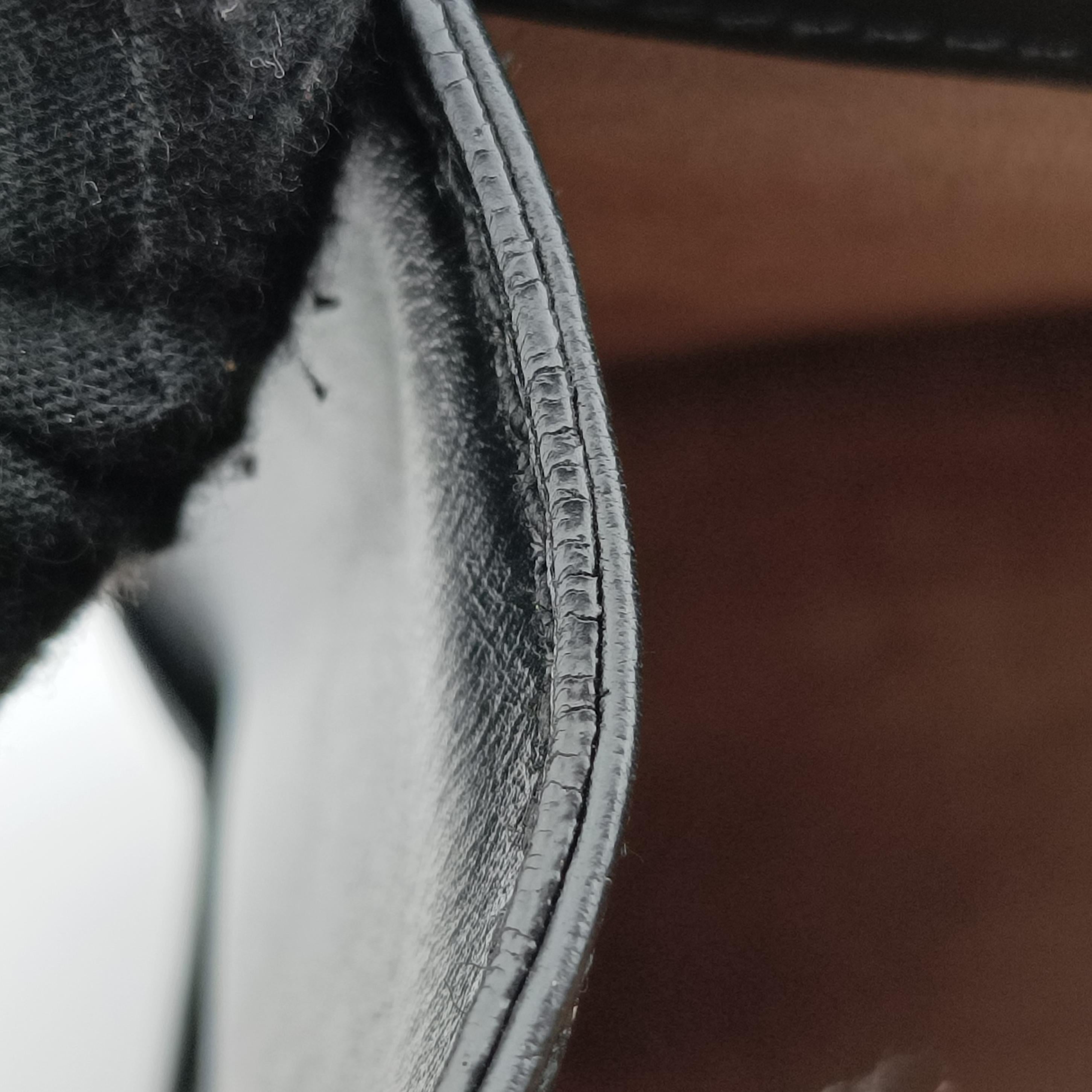 Pre-owned Gucci Sylvie Black Leather 470270 shoulderbag | stylenewstar