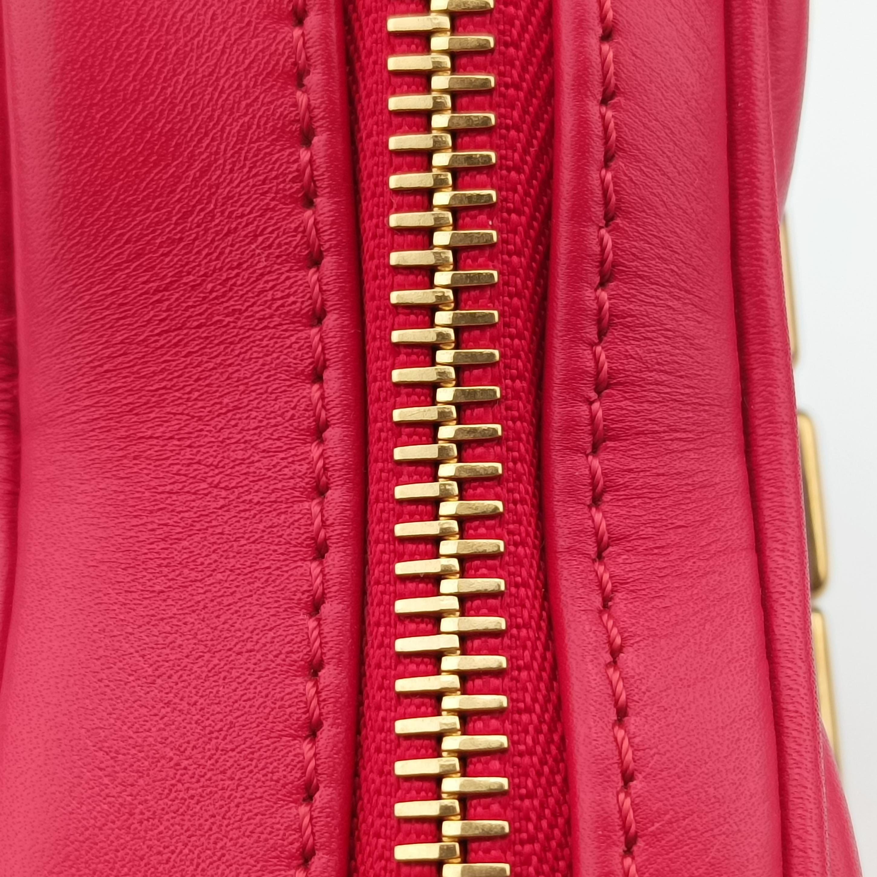 Pre-owned Louis Vuitton New Wave Lovelock Heart Red Leather M52794 shoulderbag | stylenewstar