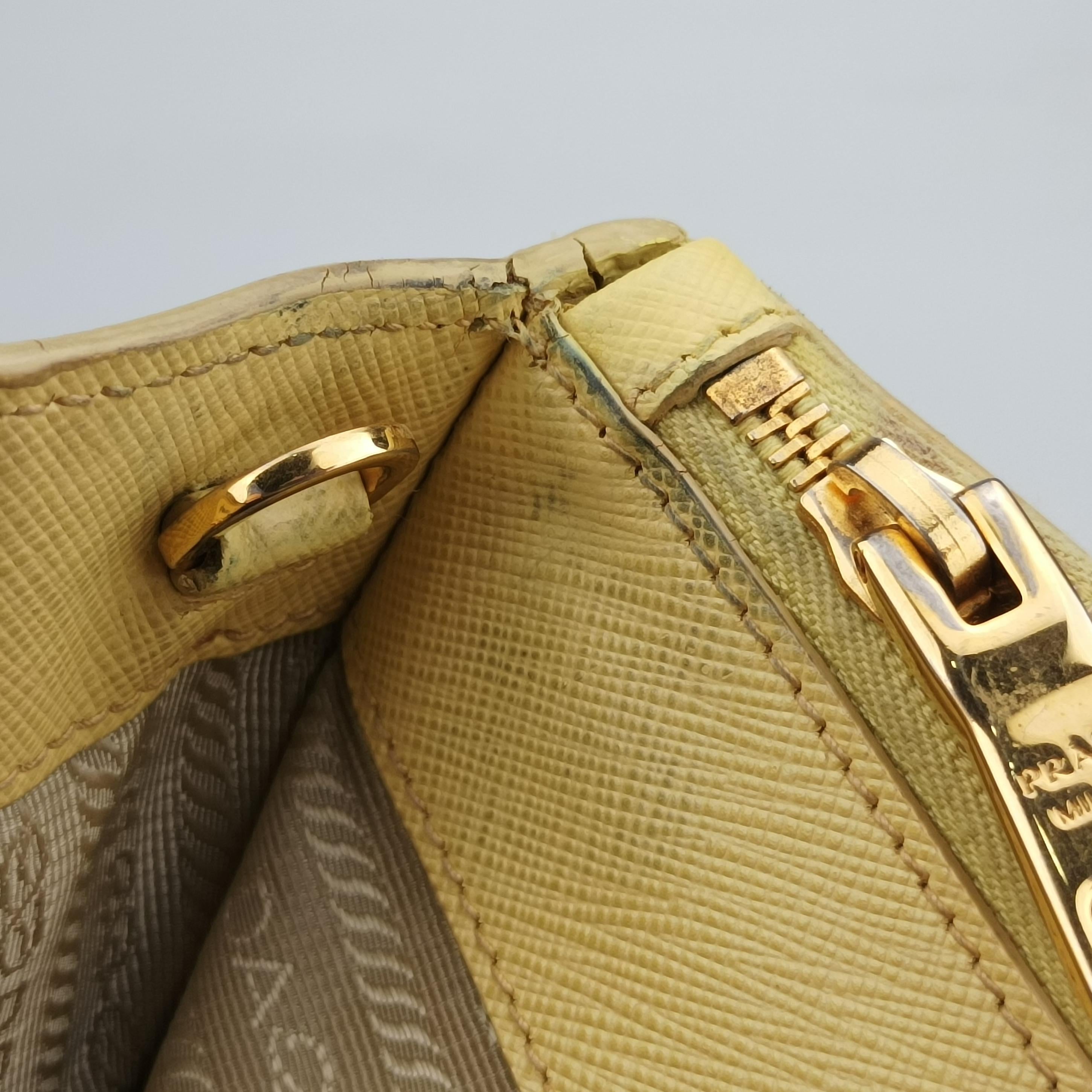 Secondhand Prada Galleria Yellow SAFFIANO Leather BN2274 shoulderbag | stylenewstar