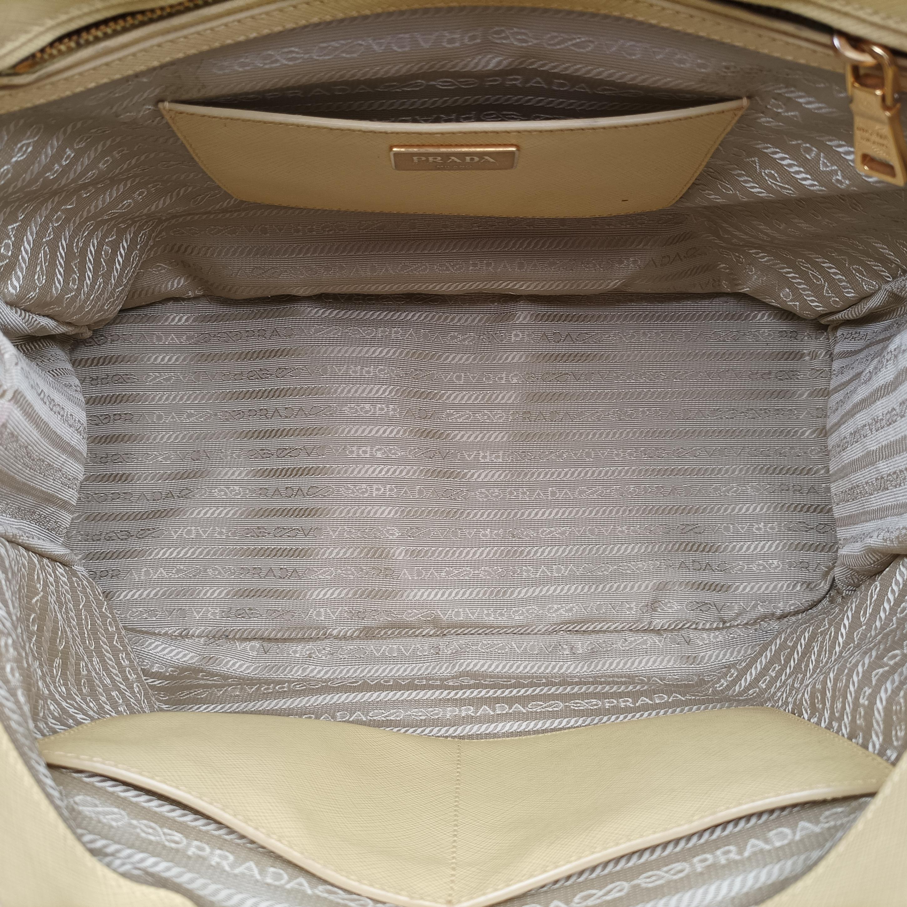 Secondhand Prada Galleria Yellow SAFFIANO Leather BN2274 shoulderbag | stylenewstar