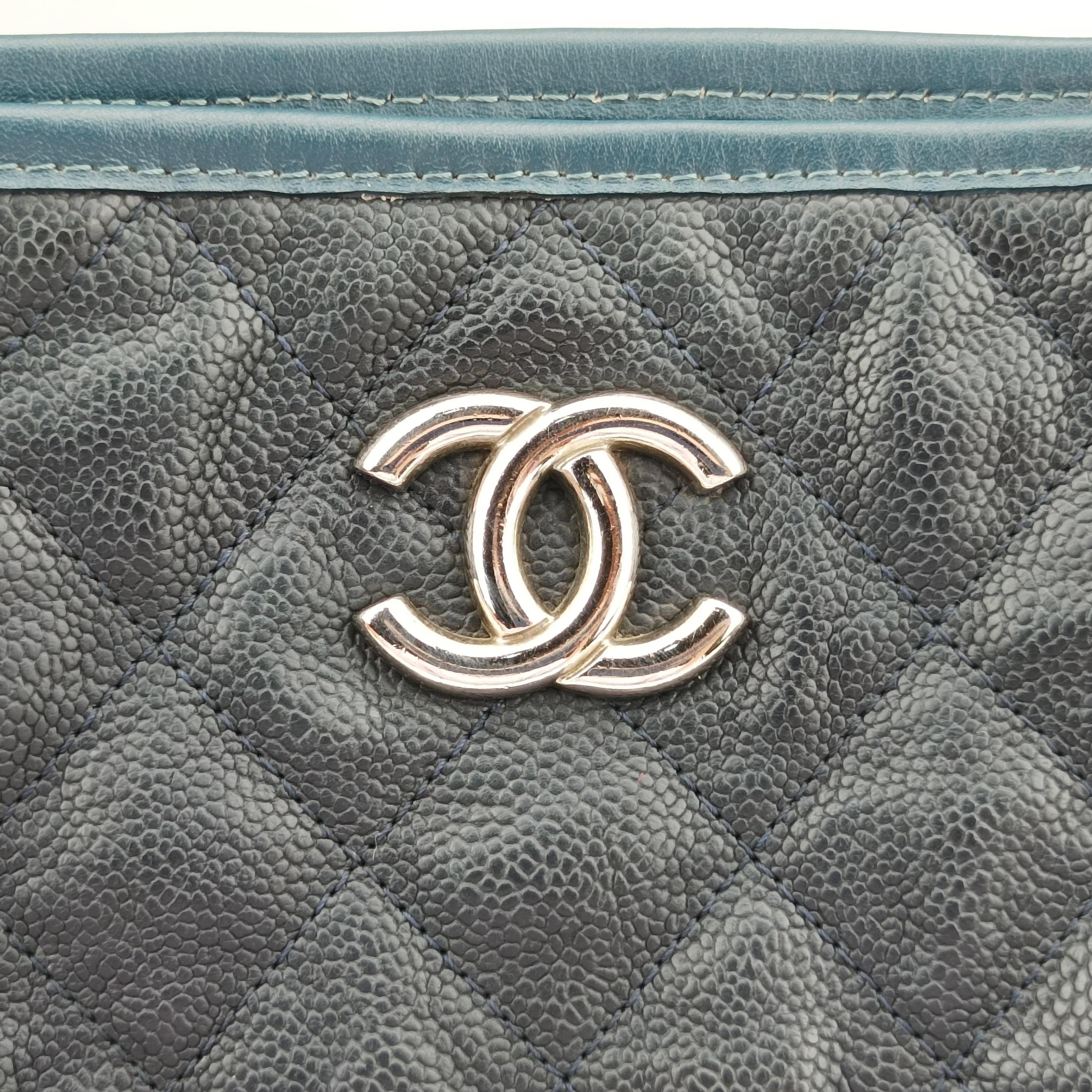 Vintage Chanel French Riviera Hobo Dark Navy Leather A66804 shoulderbag | stylenewstar