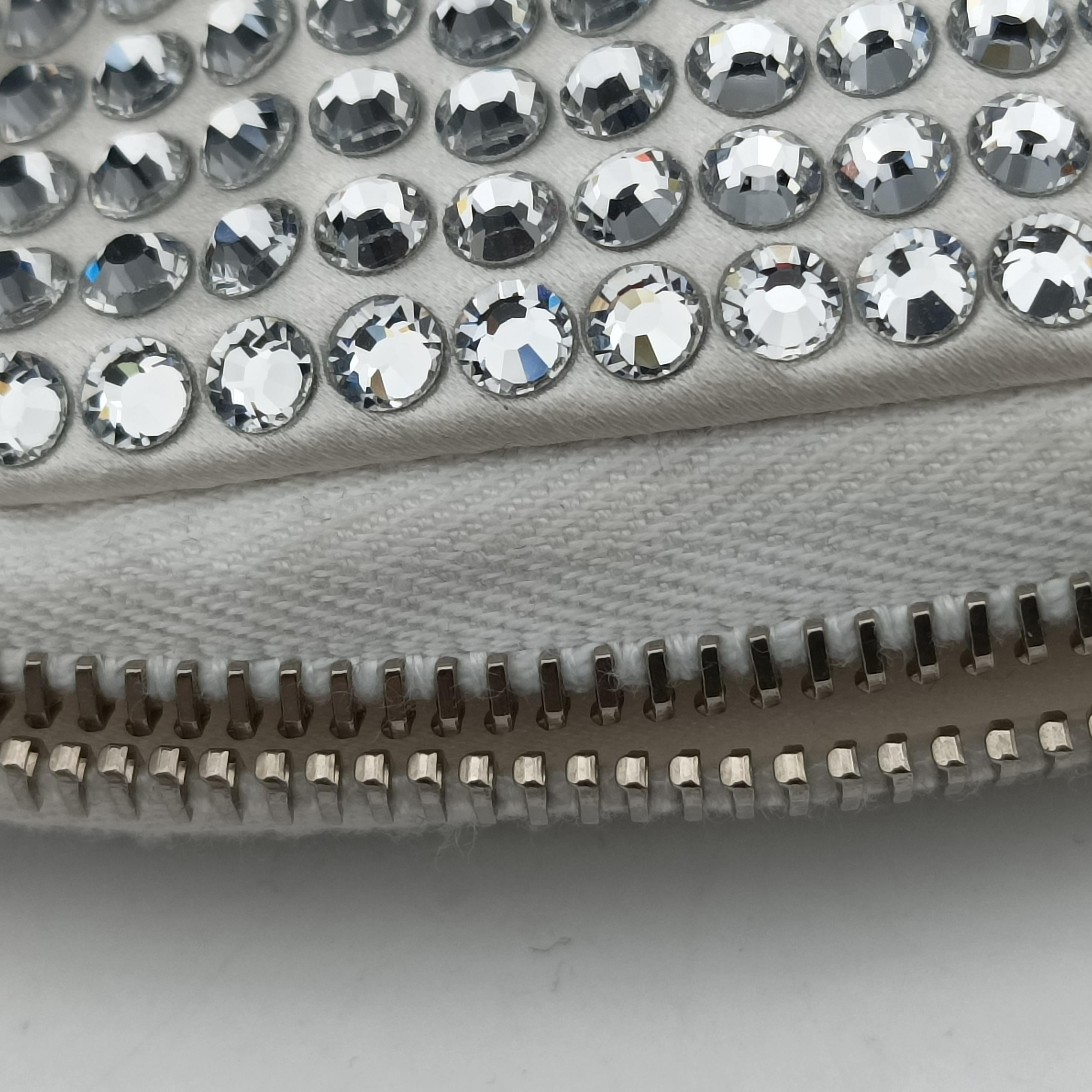 Pre-owned Prada Triangle Crystal White Leather 1NR015 shoulderbag | stylenewstar