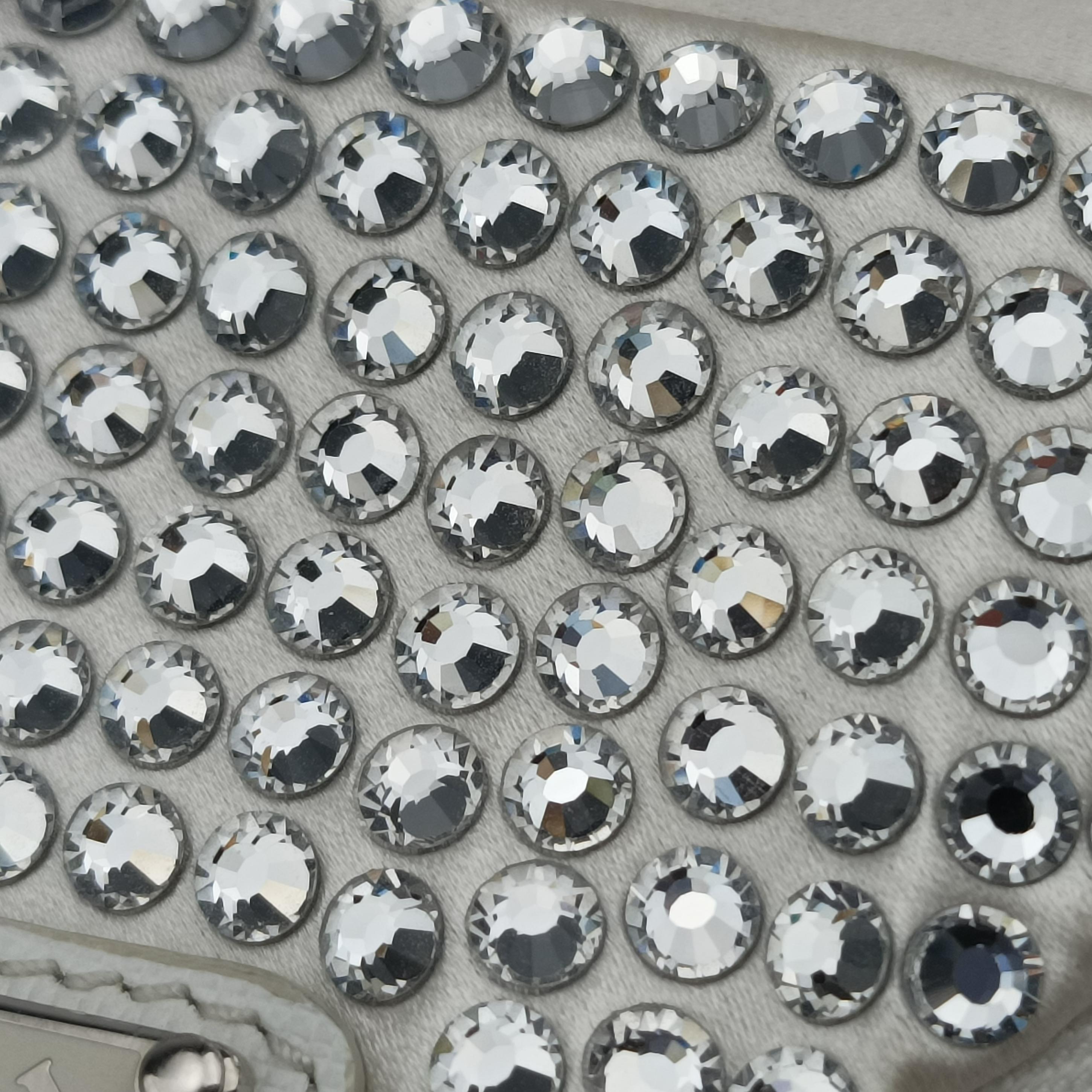 Pre-owned Prada Triangle Crystal White Leather 1NR015 shoulderbag | stylenewstar