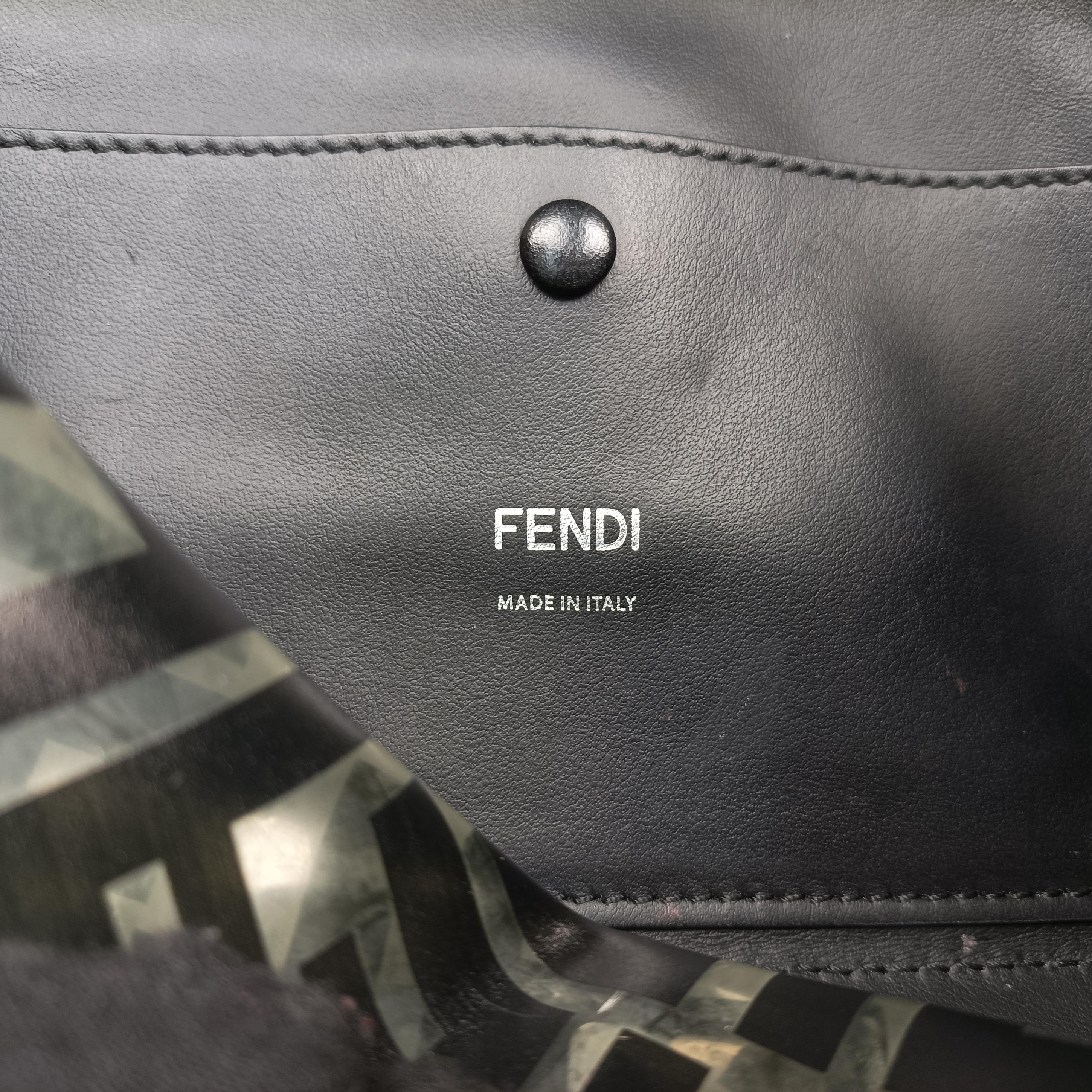 Pre-owned Fendi BAGUETTE Clear×black PVC coated canvas 8BR600 shoulderbag | stylenewstar