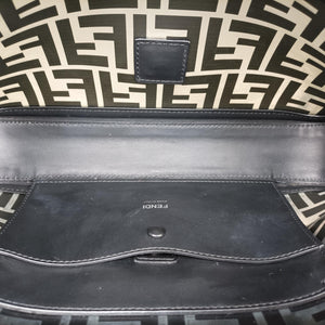 Pre-owned Fendi BAGUETTE Clear×black PVC coated canvas 8BR600 shoulderbag | stylenewstar