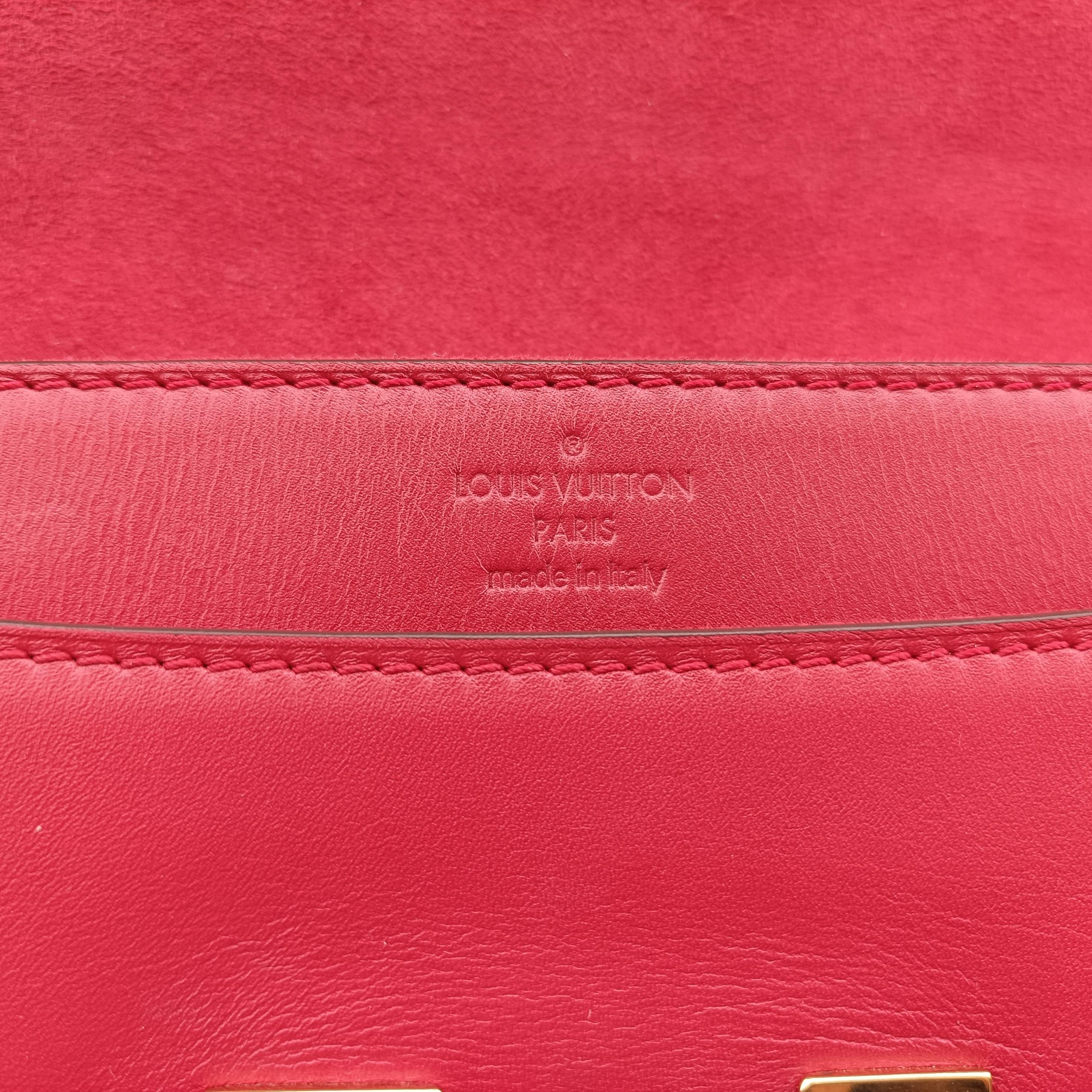 Pre-owned Louis Vuitton Pochette Louise GM Red leather M94647 shoulderbag | stylenewstar