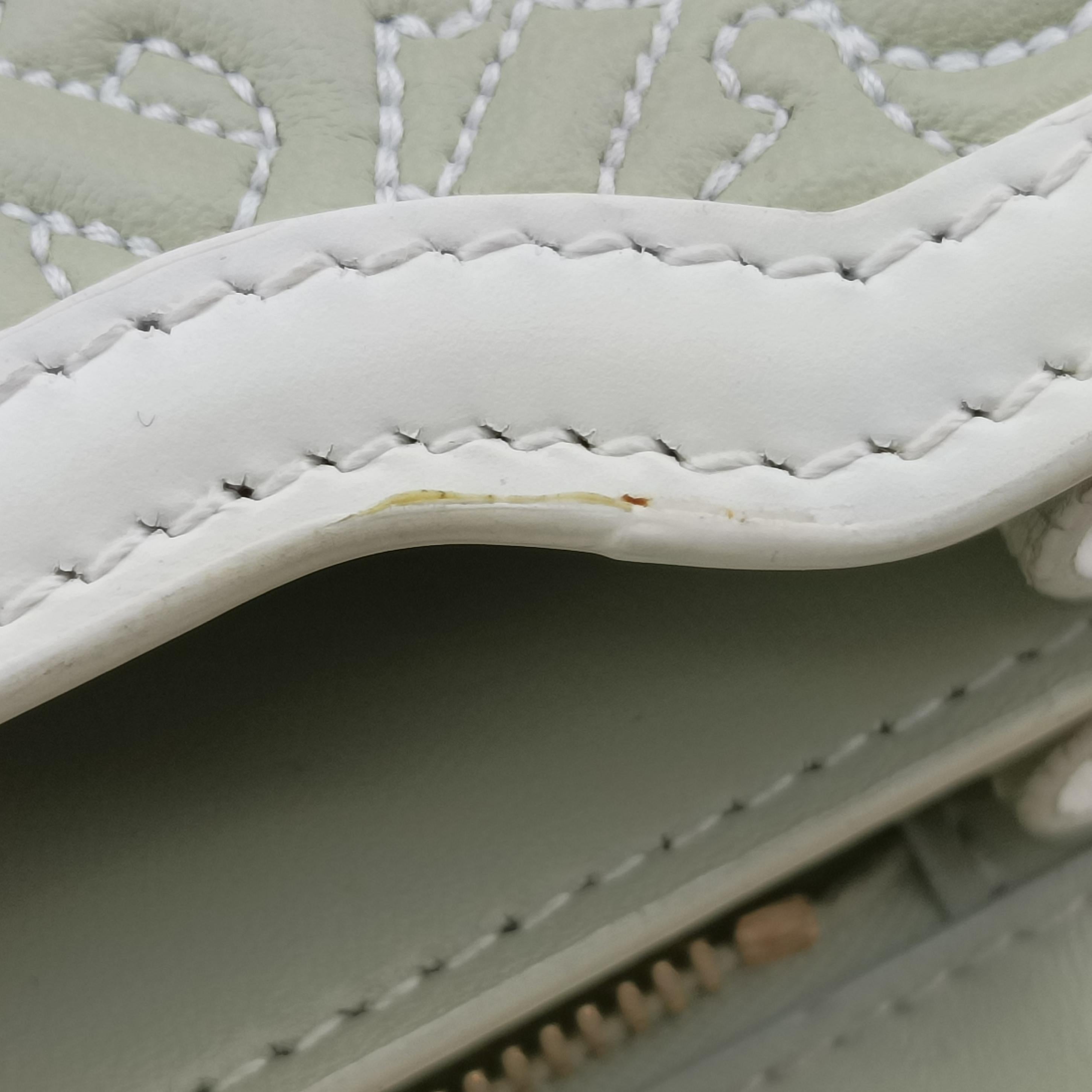 Pre-owned Burberry Monogram Quilted TB Mini Chain White×Green Leather  shoulderbag | stylenewstar