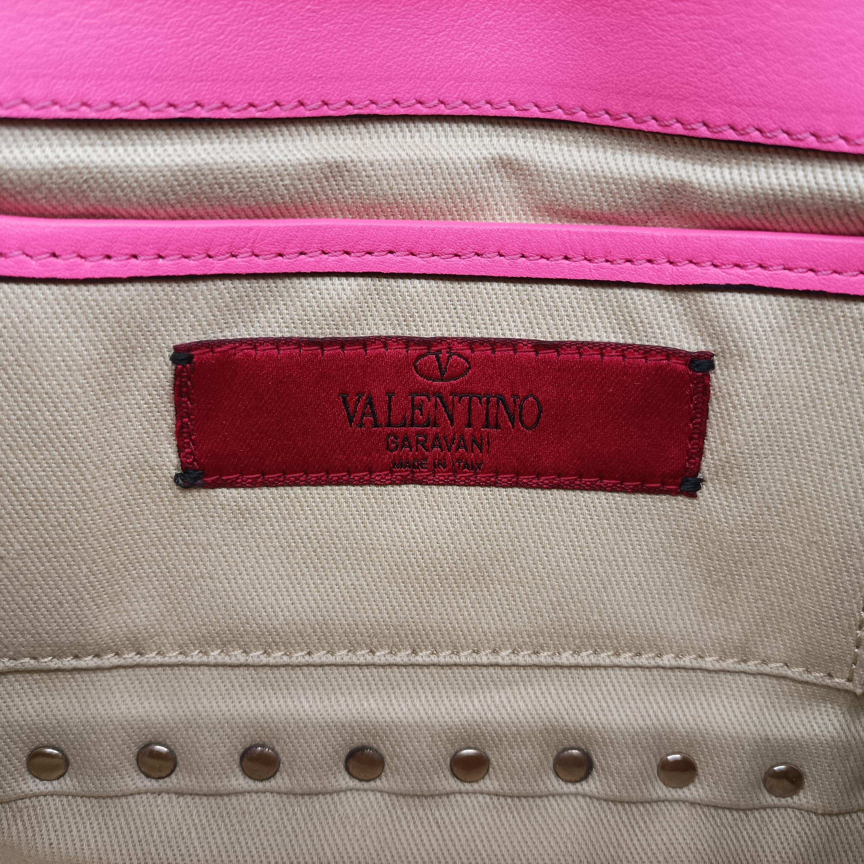 Pre-owned Valentino Rockstud Rose Leather  shoulderbag | stylenewstar