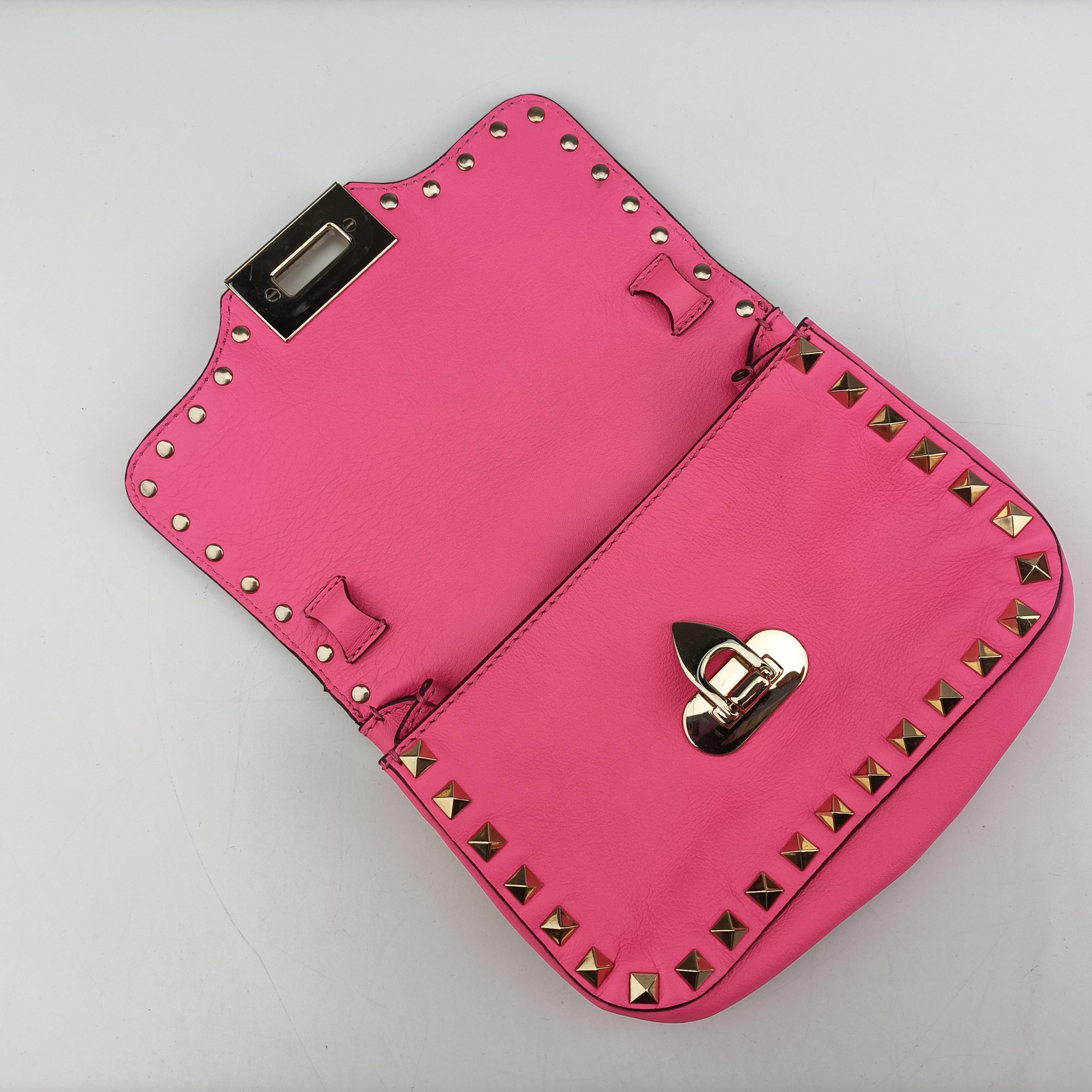 Pre-owned Valentino Rockstud Rose Leather  shoulderbag | stylenewstar