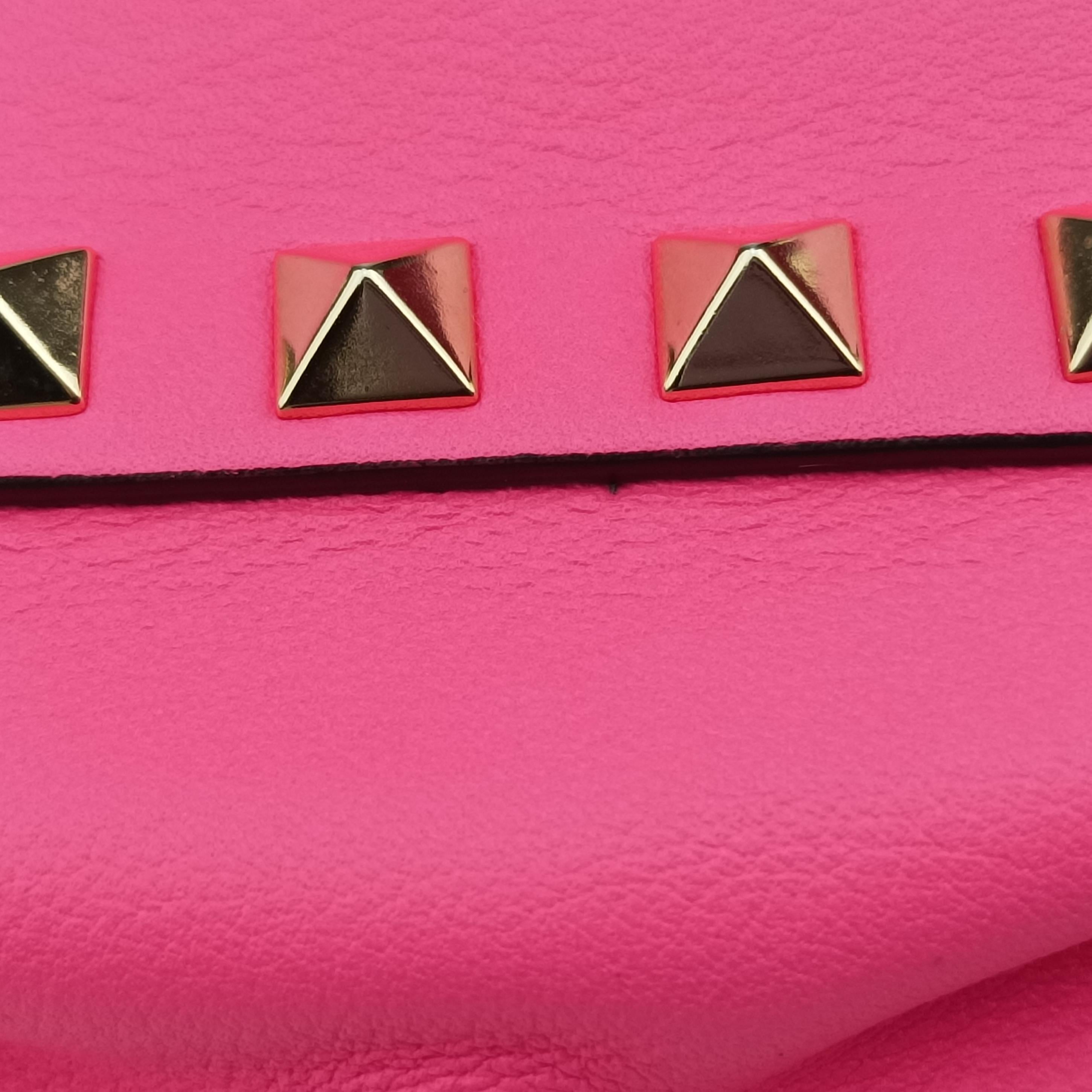 Pre-owned Valentino Rockstud Rose Leather  shoulderbag | stylenewstar