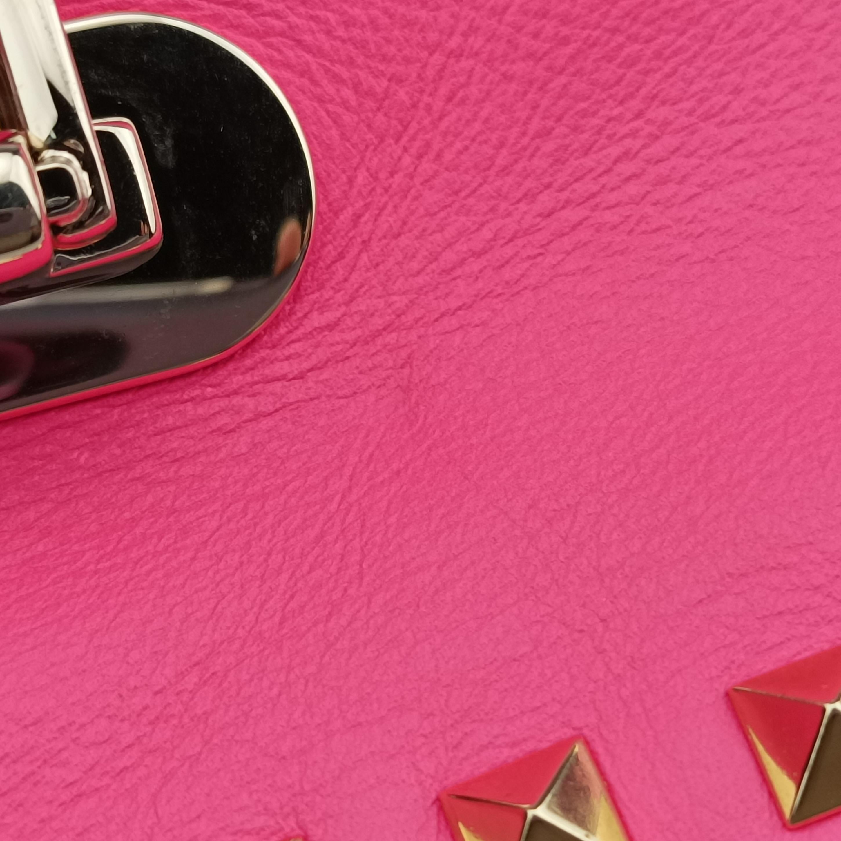 Pre-owned Valentino Rockstud Rose Leather  shoulderbag | stylenewstar