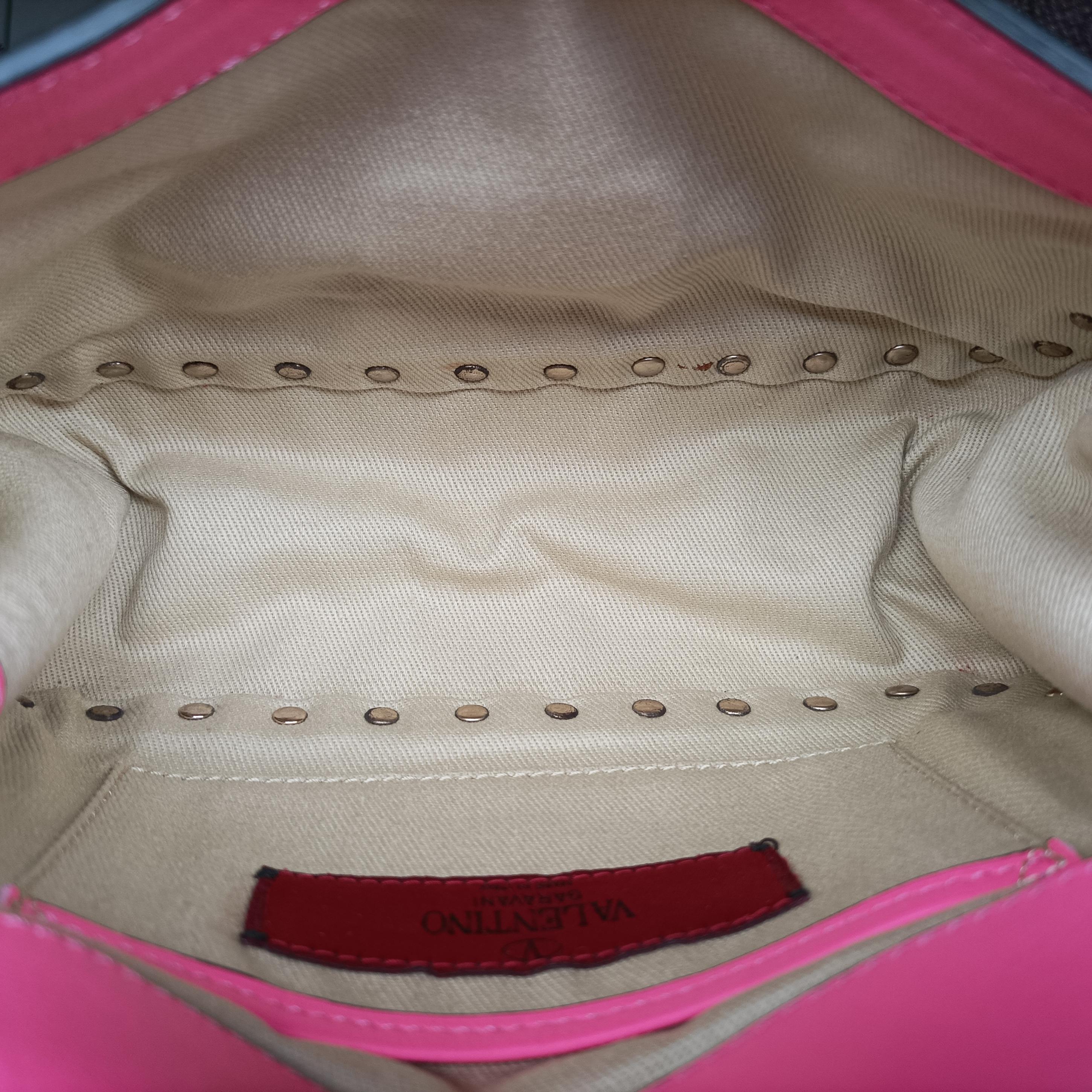 Pre-owned Valentino Rockstud Rose Leather  shoulderbag | stylenewstar