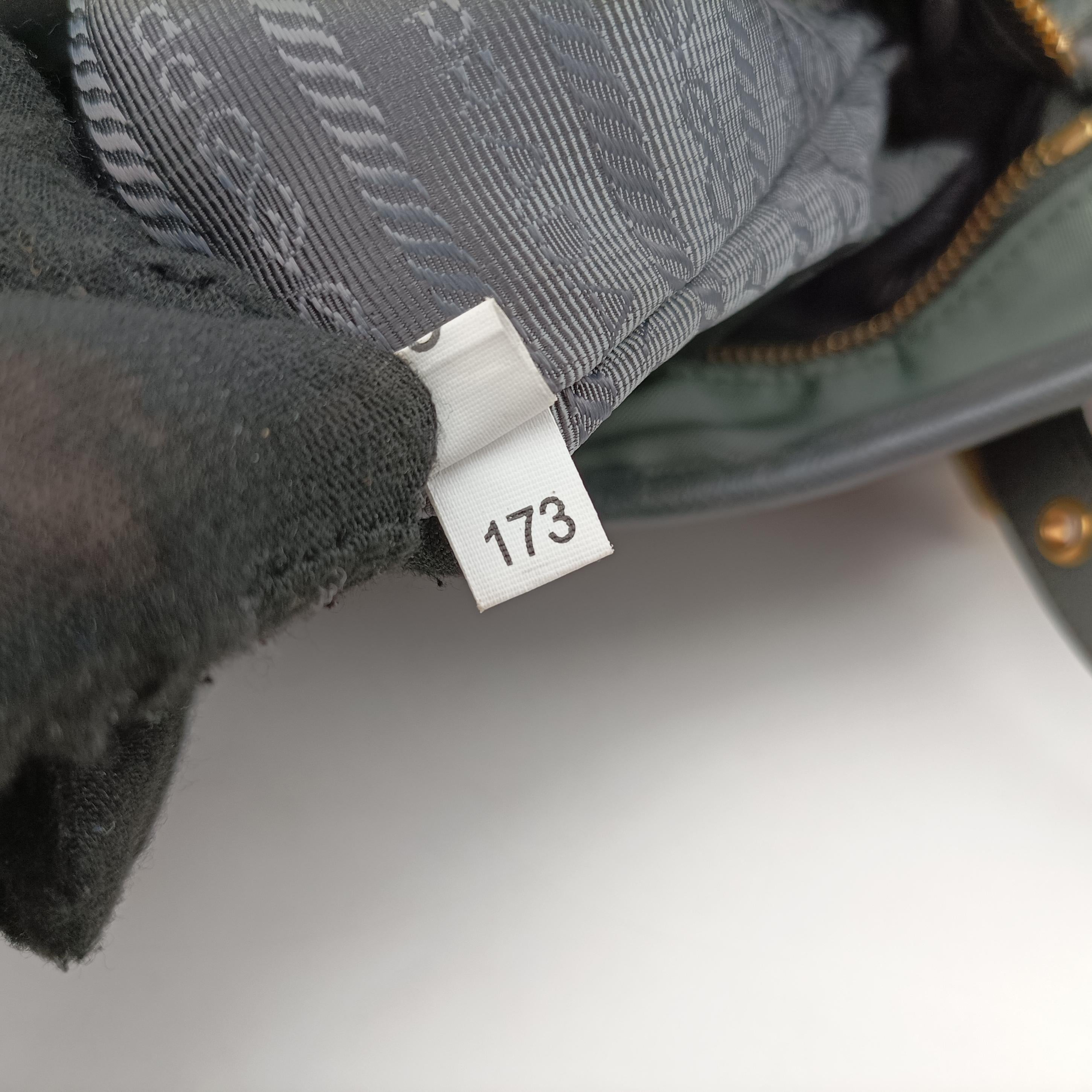 Pre-owned Prada Triangle logo Grey nylon × leather BR4991 handbag | stylenewstar