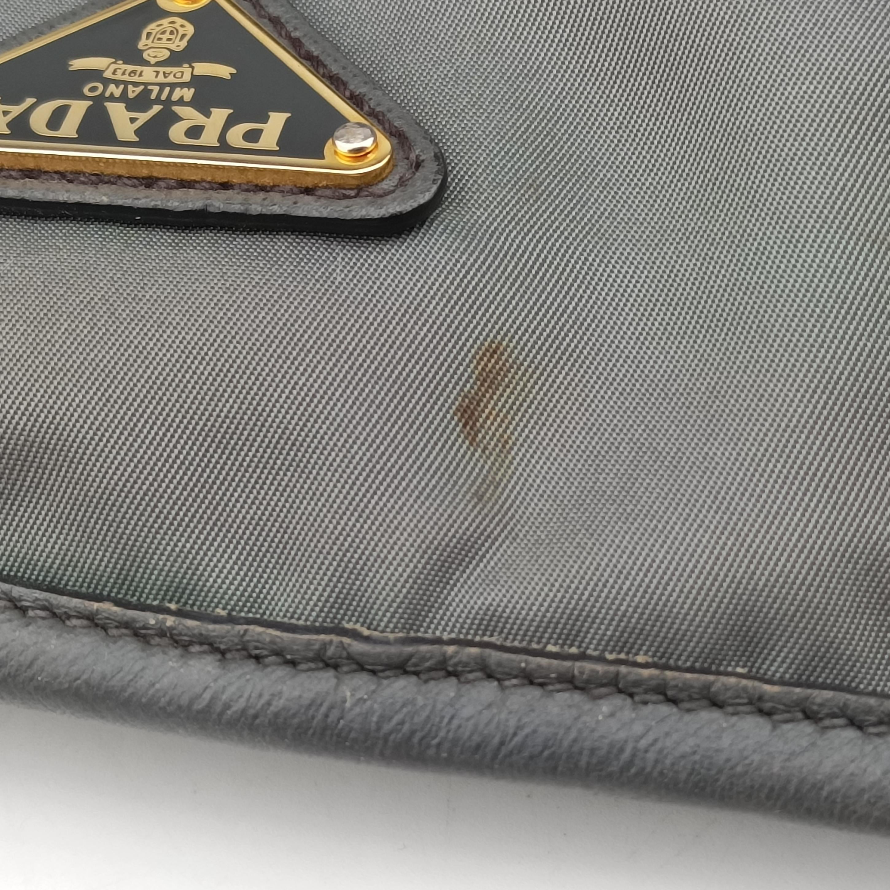 Pre-owned Prada Triangle logo Grey nylon × leather BR4991 handbag | stylenewstar