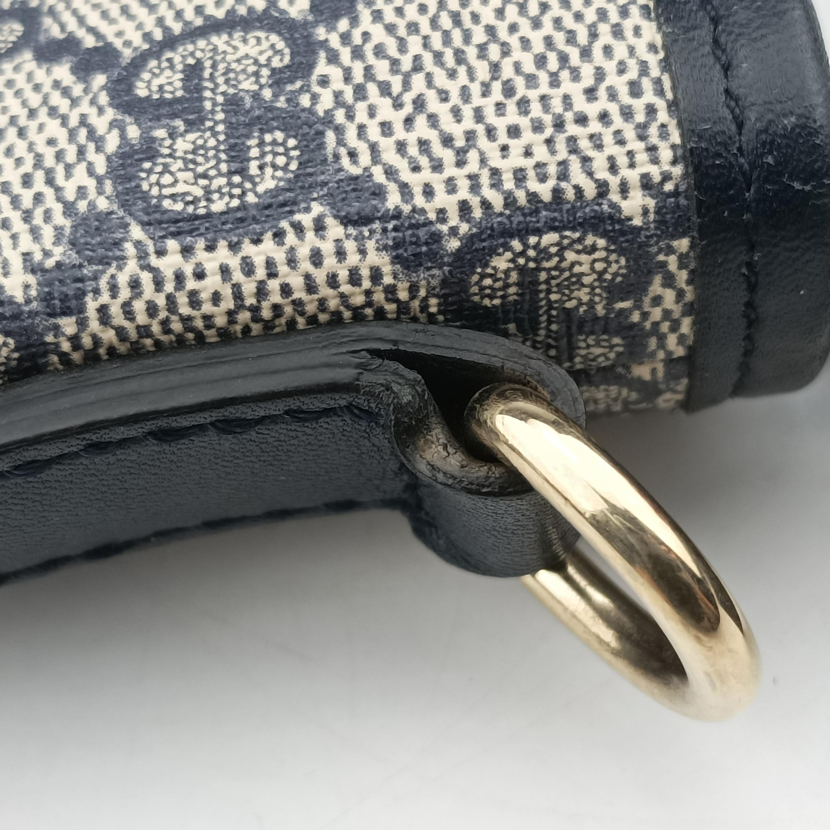 Pre-owned Gucci GG Supreme Grey PVC coated canvas 388924 shoulderbag | stylenewstar