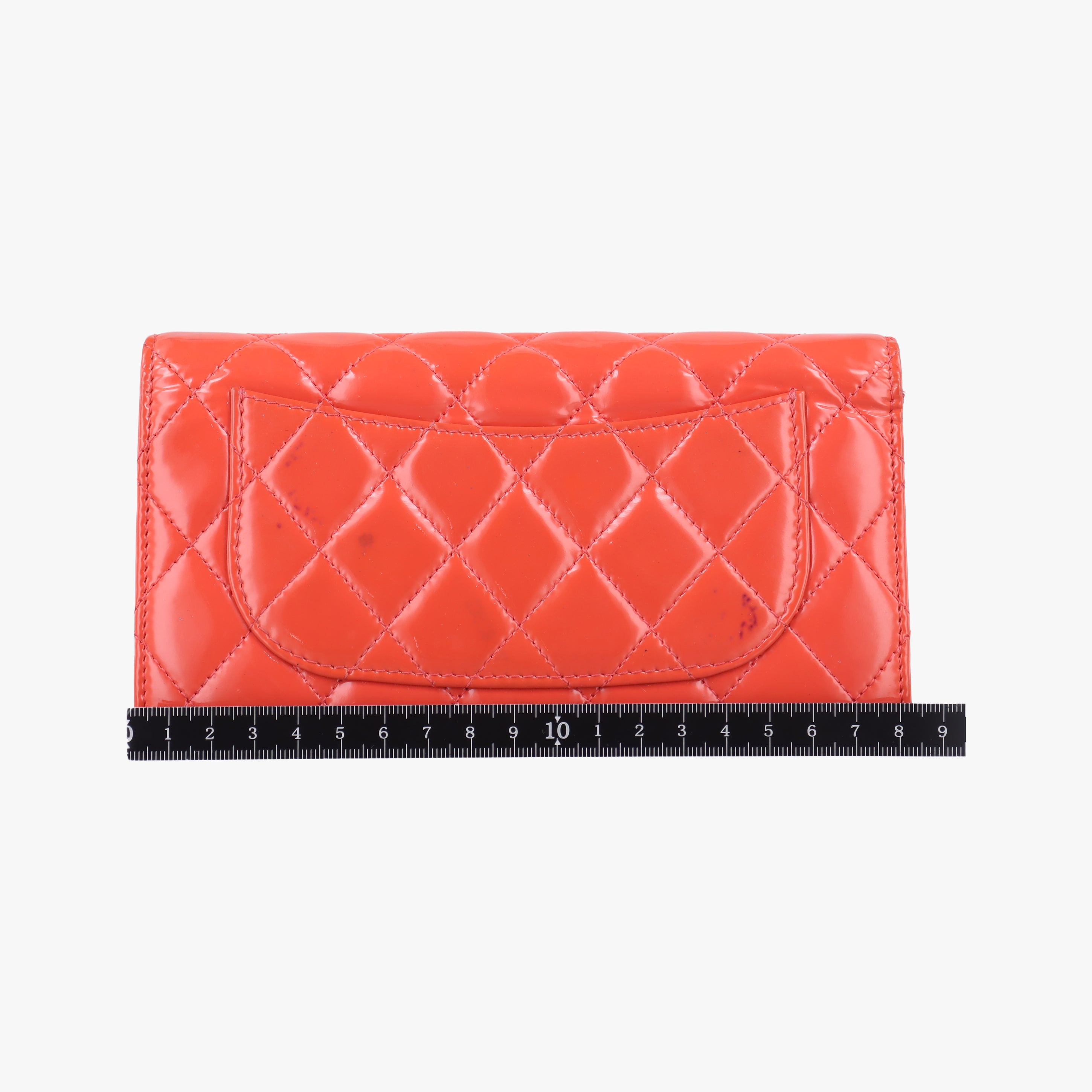Pre-owned Chanel Quilted CC logo Orange Patent A31509 long-wallet | stylenewstar