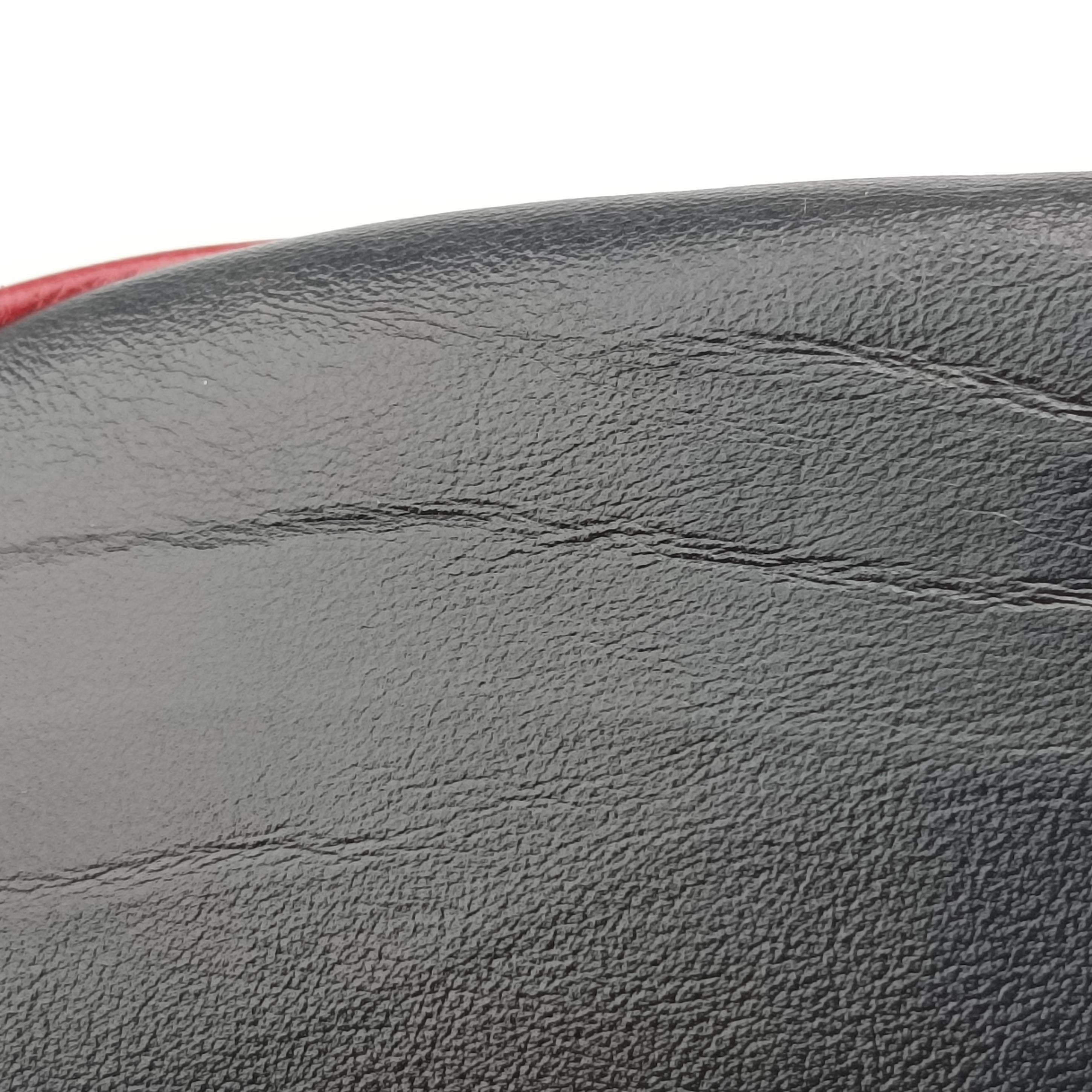 Pre-owned Gucci GG Marmont Black×red Leather 573817 shoulderbag | stylenewstar