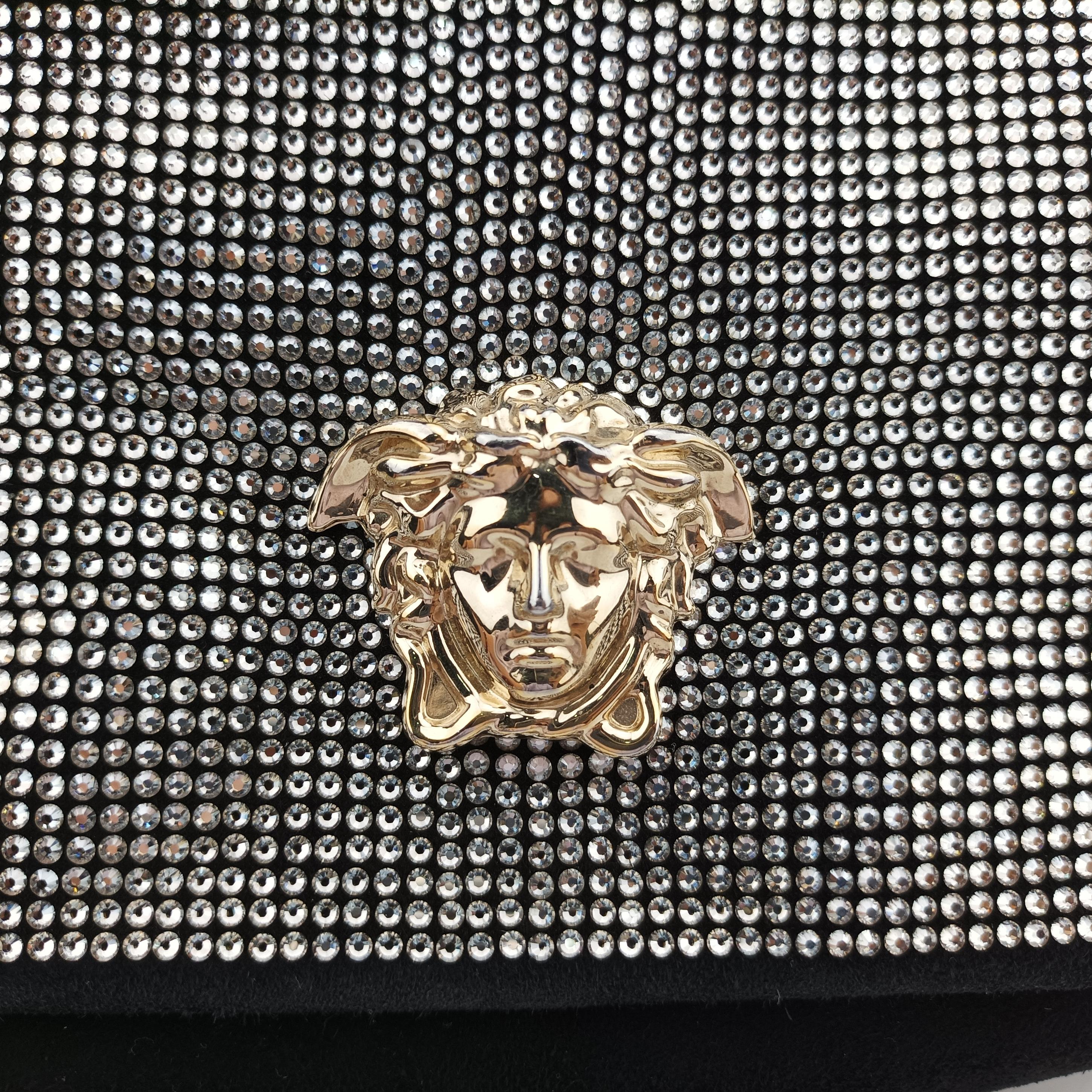 Pre-owned VERSACE medusa Black Leather  shoulderbag | stylenewstar