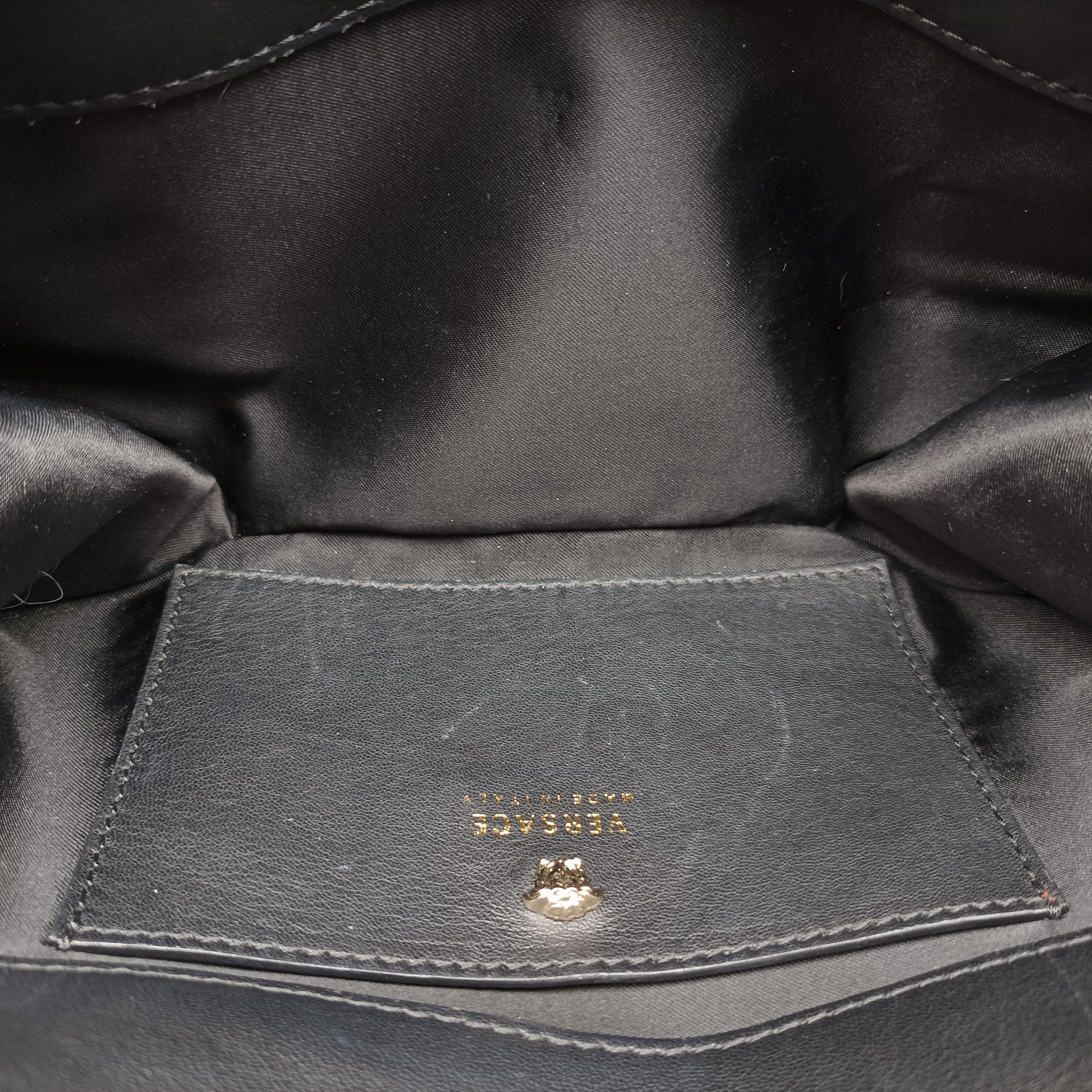 Pre-owned VERSACE medusa Black Leather  shoulderbag | stylenewstar